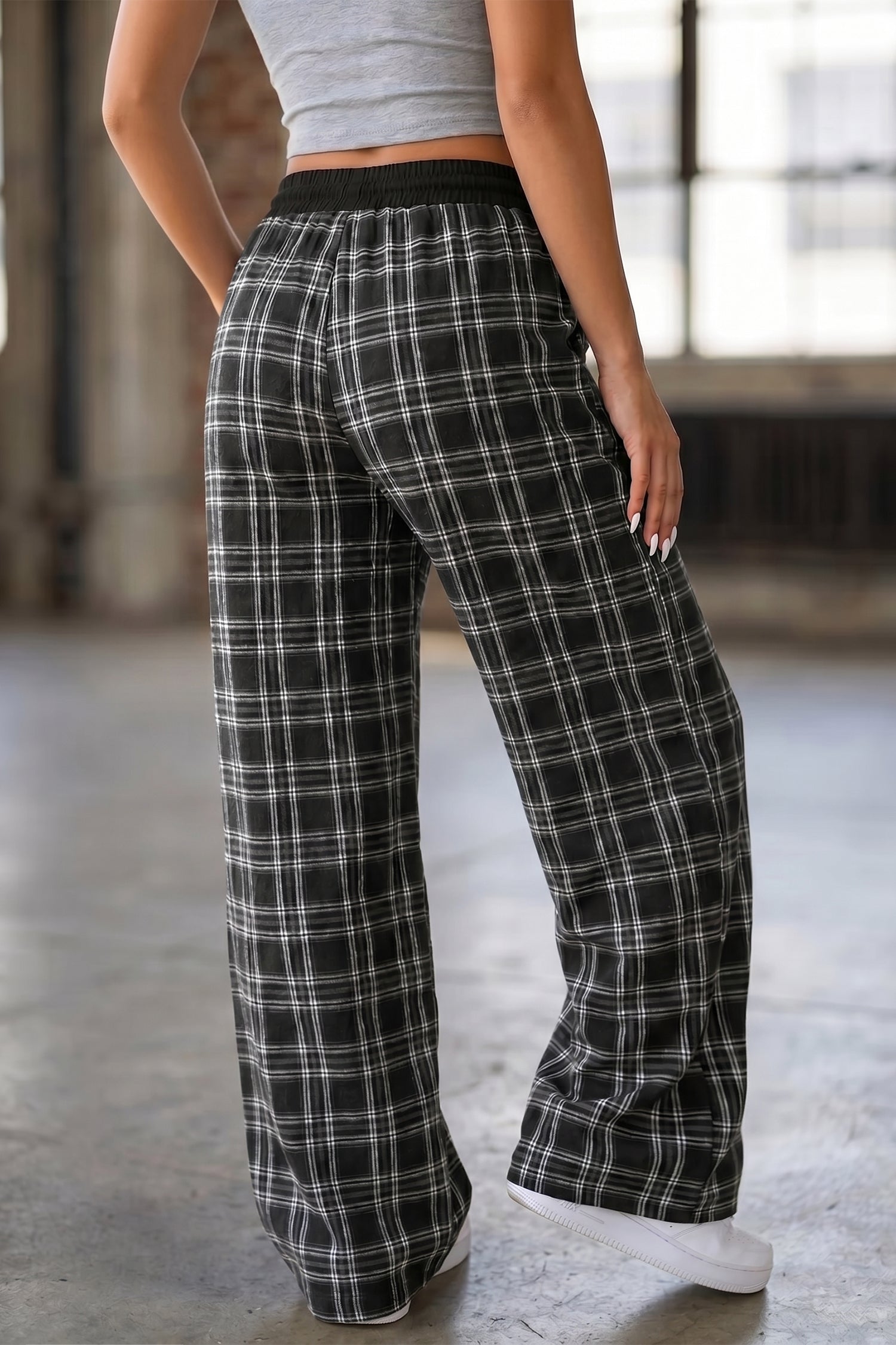 Frenchy Plaid Pattern Contrast Wide-Leg Pants in Black