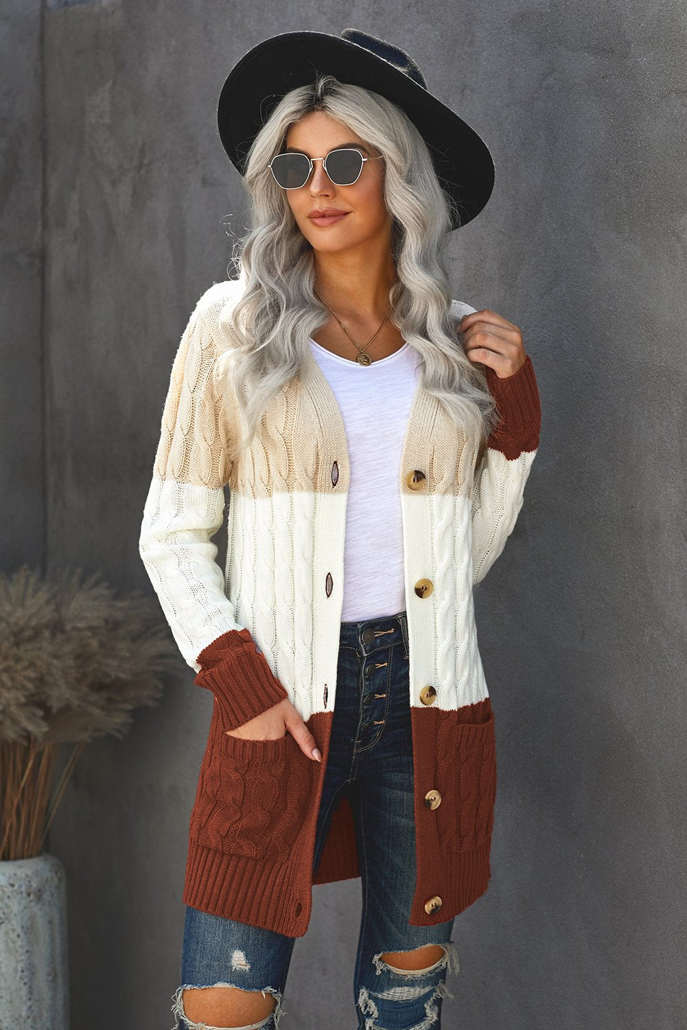 Women's Apricot Red Color-Block Button Pocket Chunky Knit Cardigan