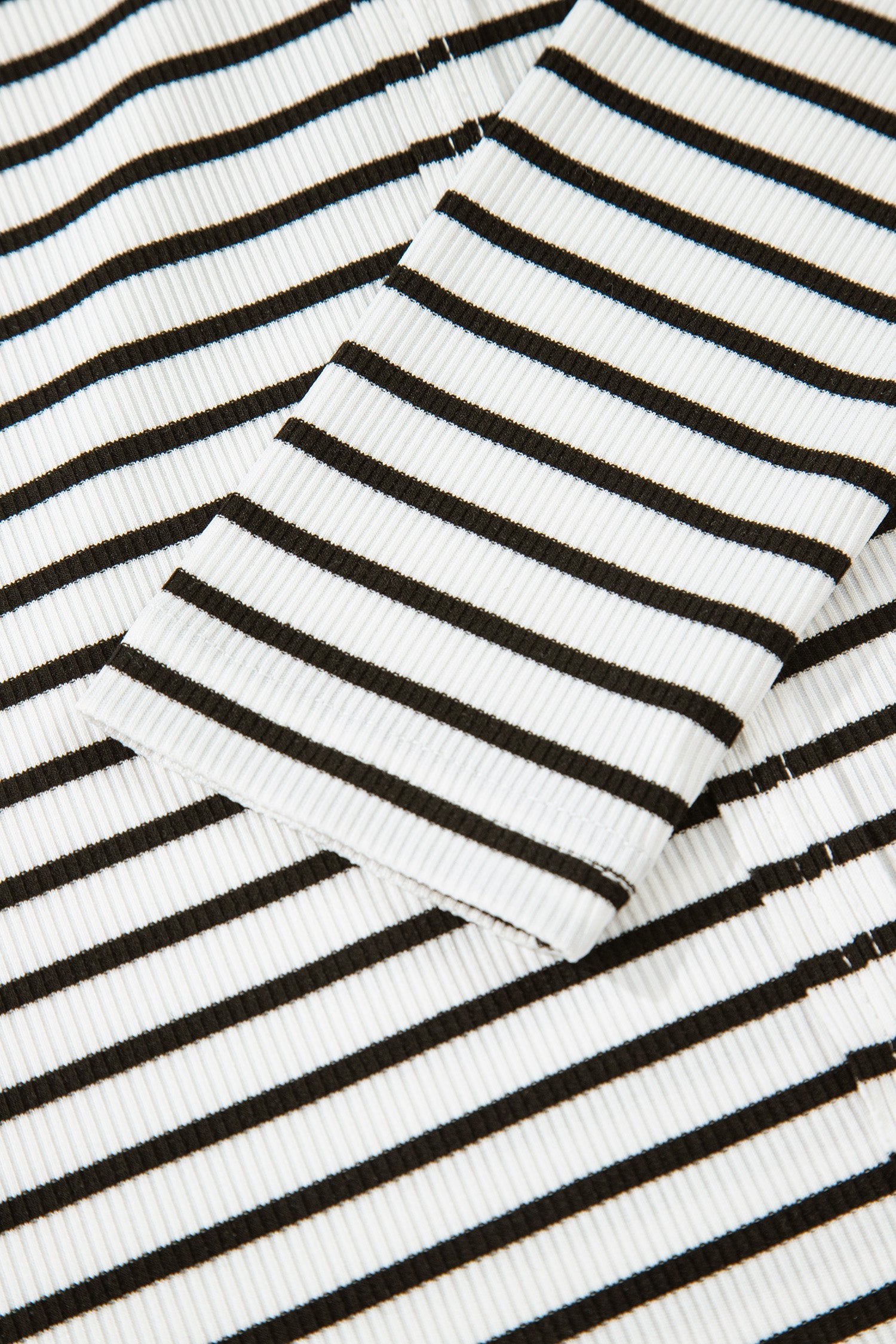 Black Stripe Rib-Knit Knit Long-Sleeved Slim Top in White