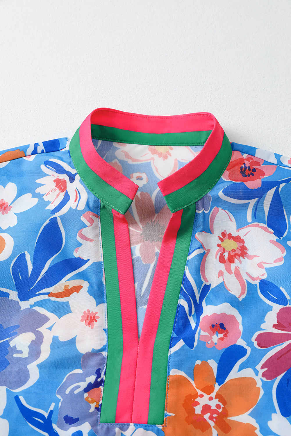 Edge Floral Colorblock Puff Sleeve Split Neck Blouse
