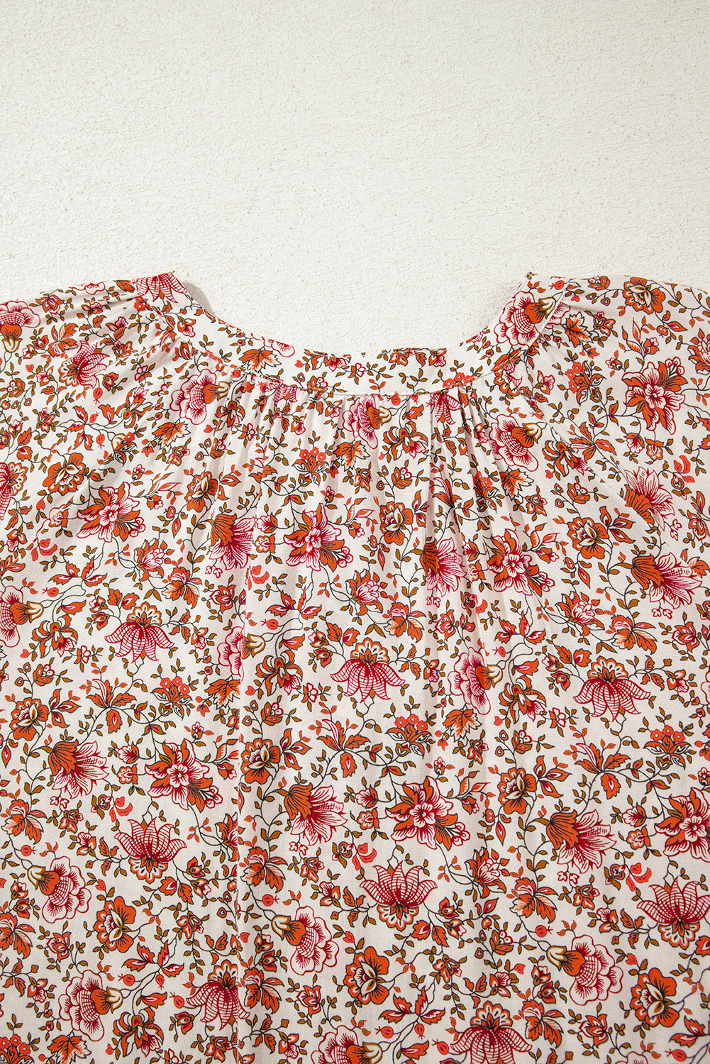 Floral-Print Notched Pleated Detail Neck Puff Sleeve Blouse