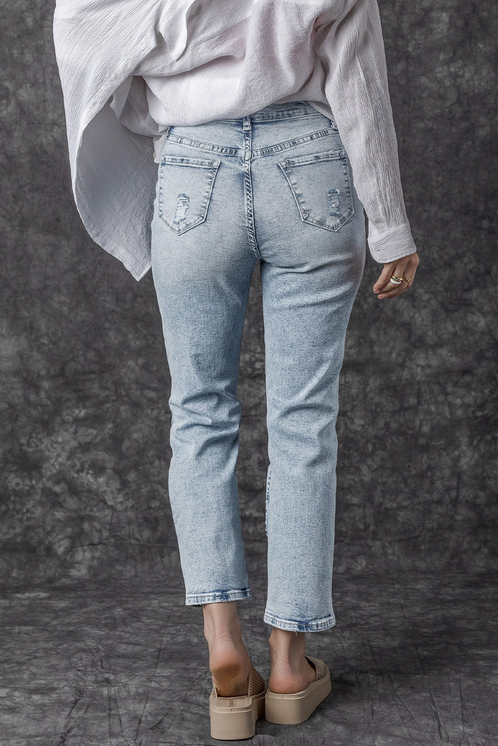 Women's Light Wash Frayed High-Rise Jeans