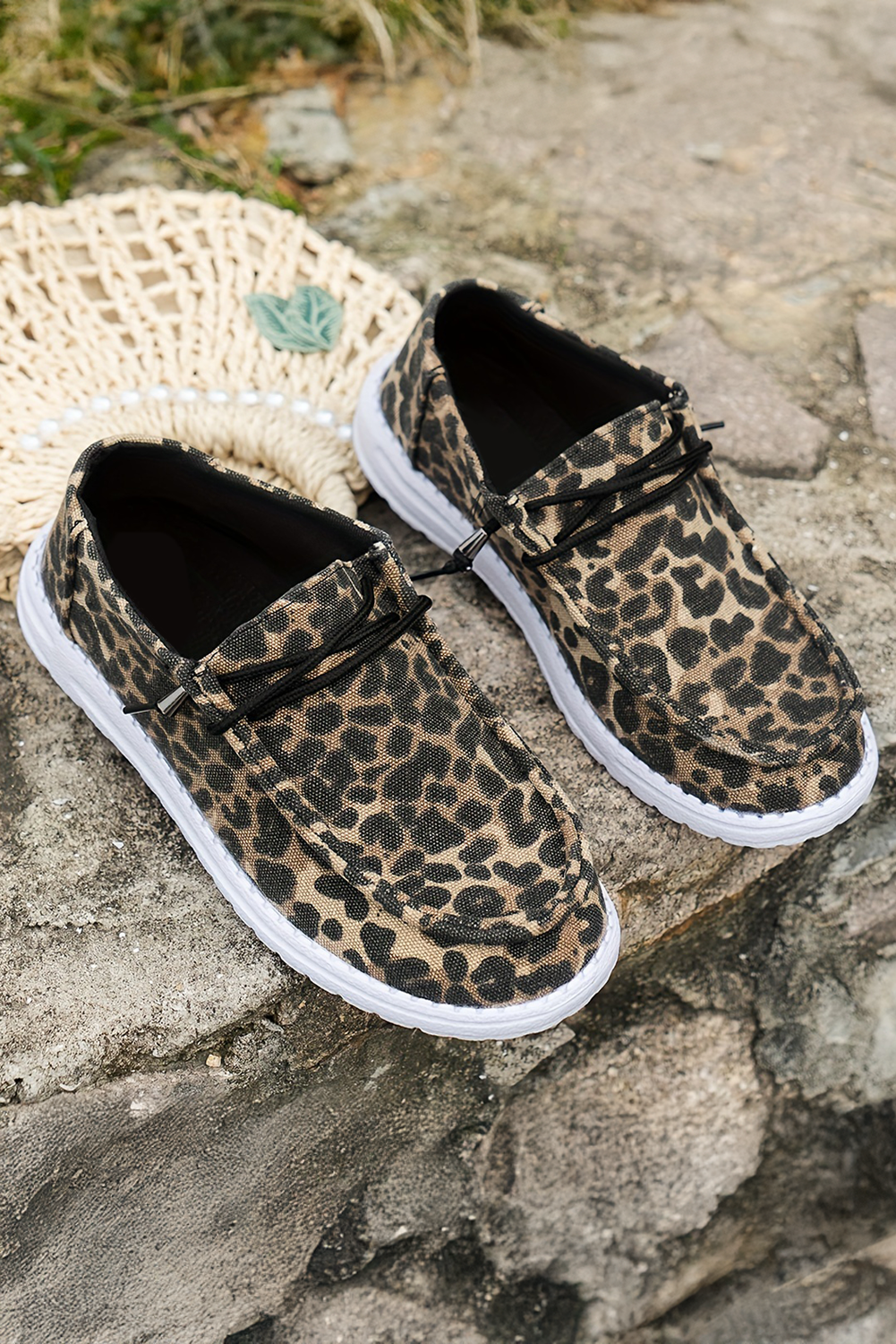 Lace-up Decor Leopard Canvas Shoes