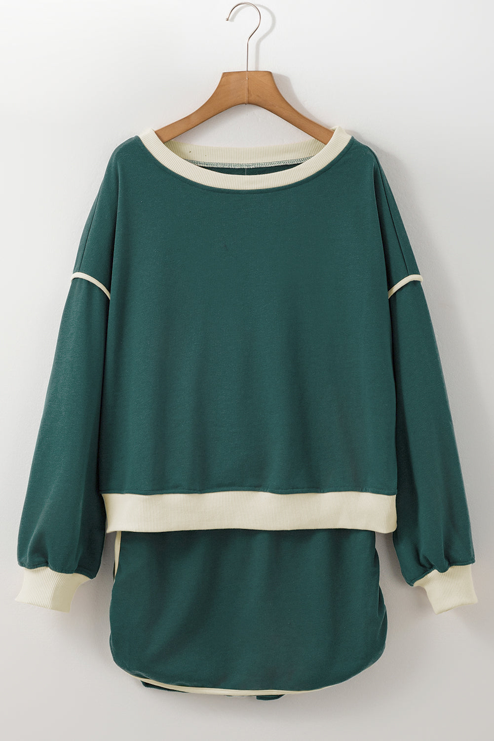 Contrast Evergreen Color Loose Pullover and Lace-up Waist Skort Set
