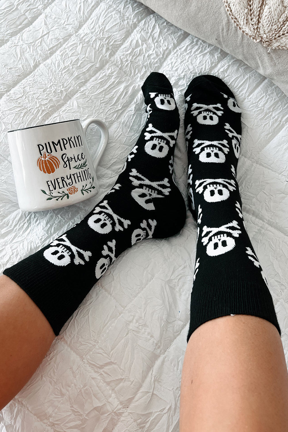 & Halloween Skull Crossbones Crew Socks