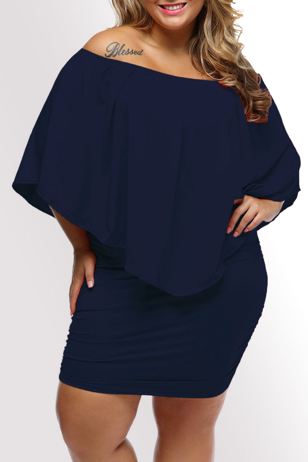 Mini-robe poncho superposée bleu foncé de grande taille