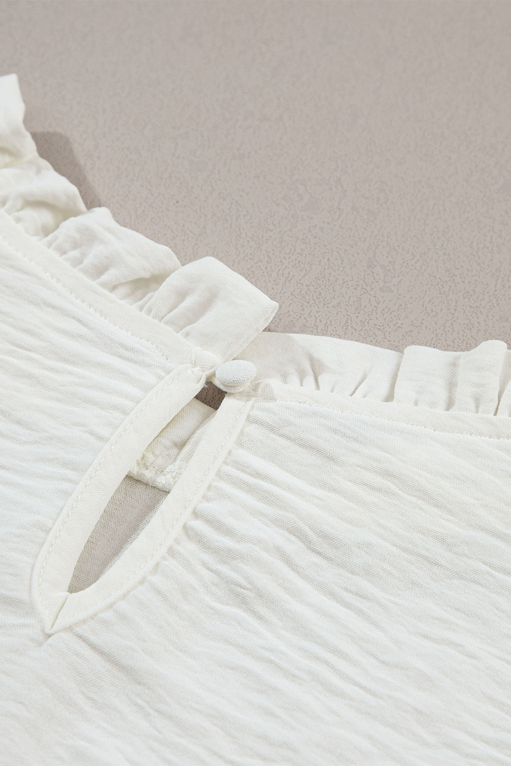 Women's Blouse Featuring Frill-Trimmed Neck Ruffle-Trimmed Trim Bubble Sleeve