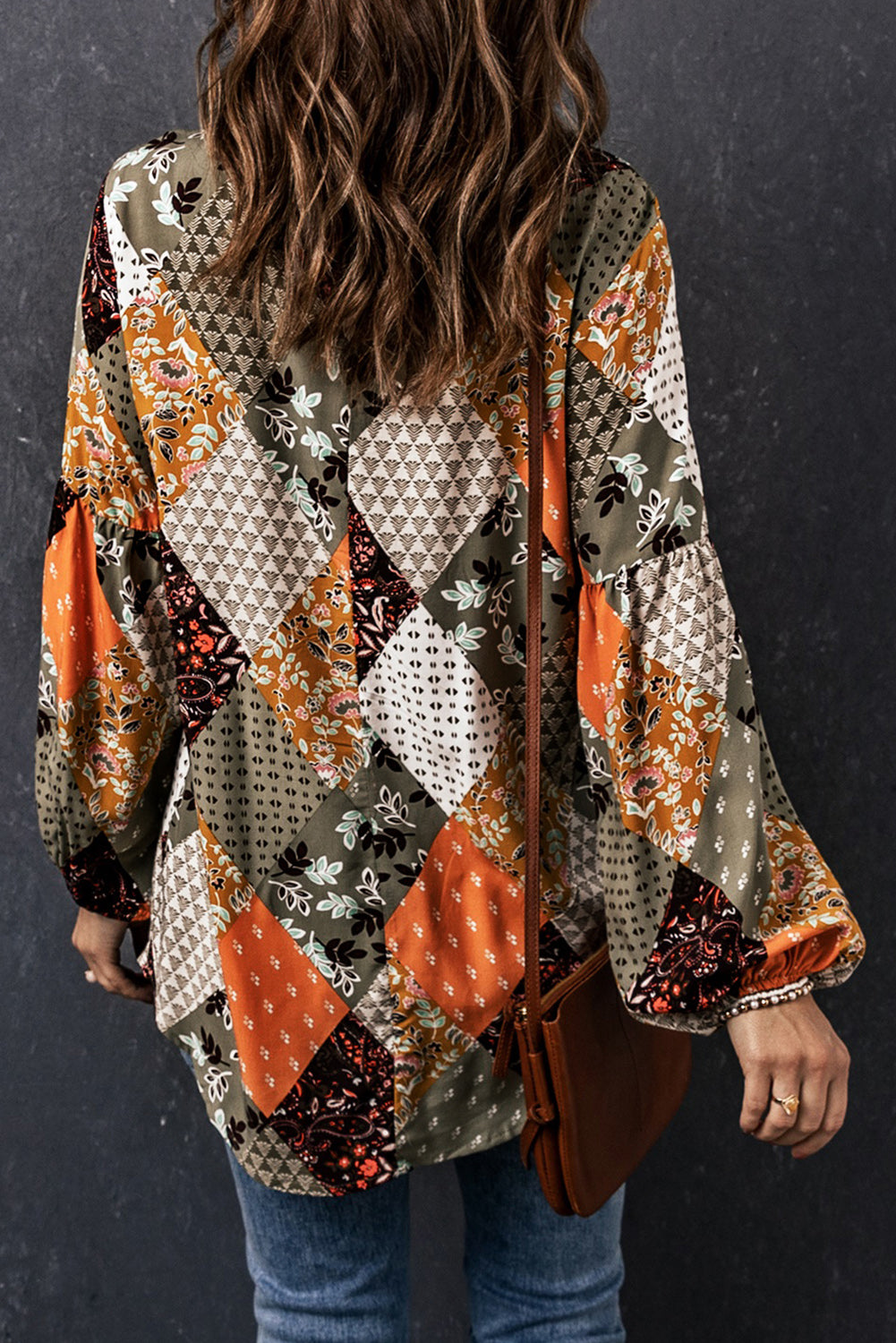 Blouse à imprimés variés et col carré