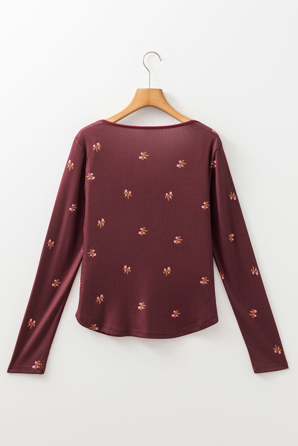 Notched Neck Floral-Print Rib-Knit Long-Sleeved Top in Burgundy