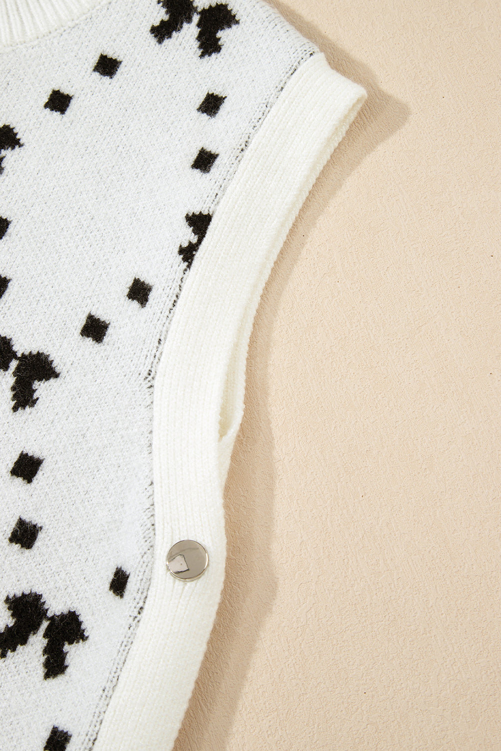 Bow Pattern Buttoned Side Cropped Sweater Vest