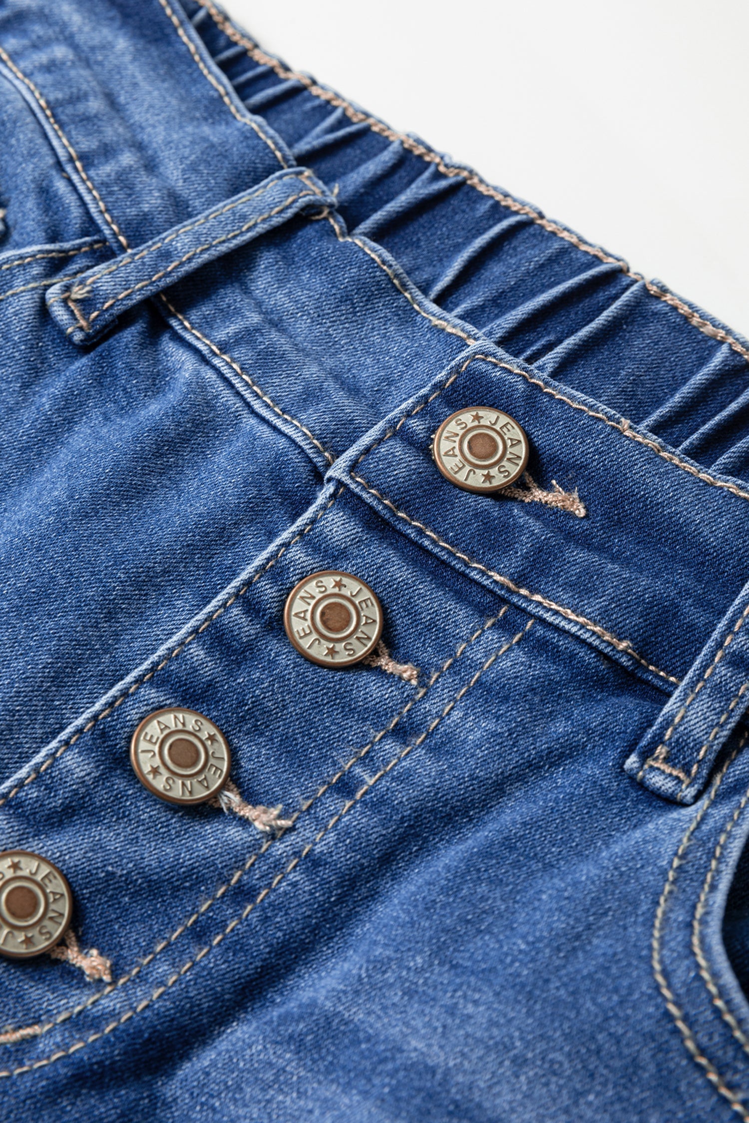 4 Tapered Buttons Front Everyday Easy-Fit Fit Jeans in Blue