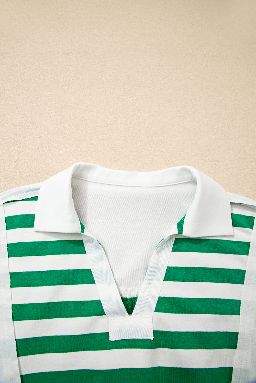 V-Neck Colorblock Collared Cropped Knit Pullover