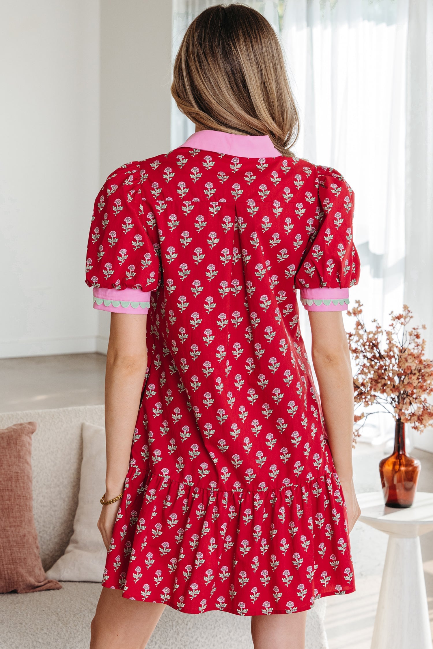 Floral-Print Contrasted V-Neck Mini Dress in Red