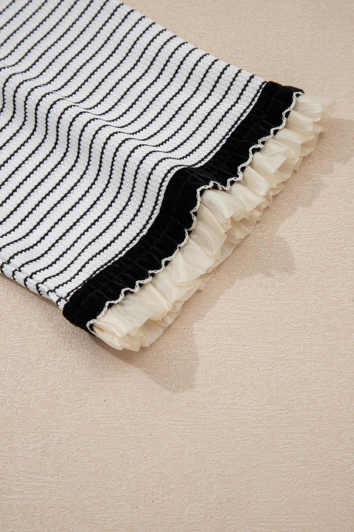 Loose Everyday Stripe Everyday Long-Sleeved Top in White
