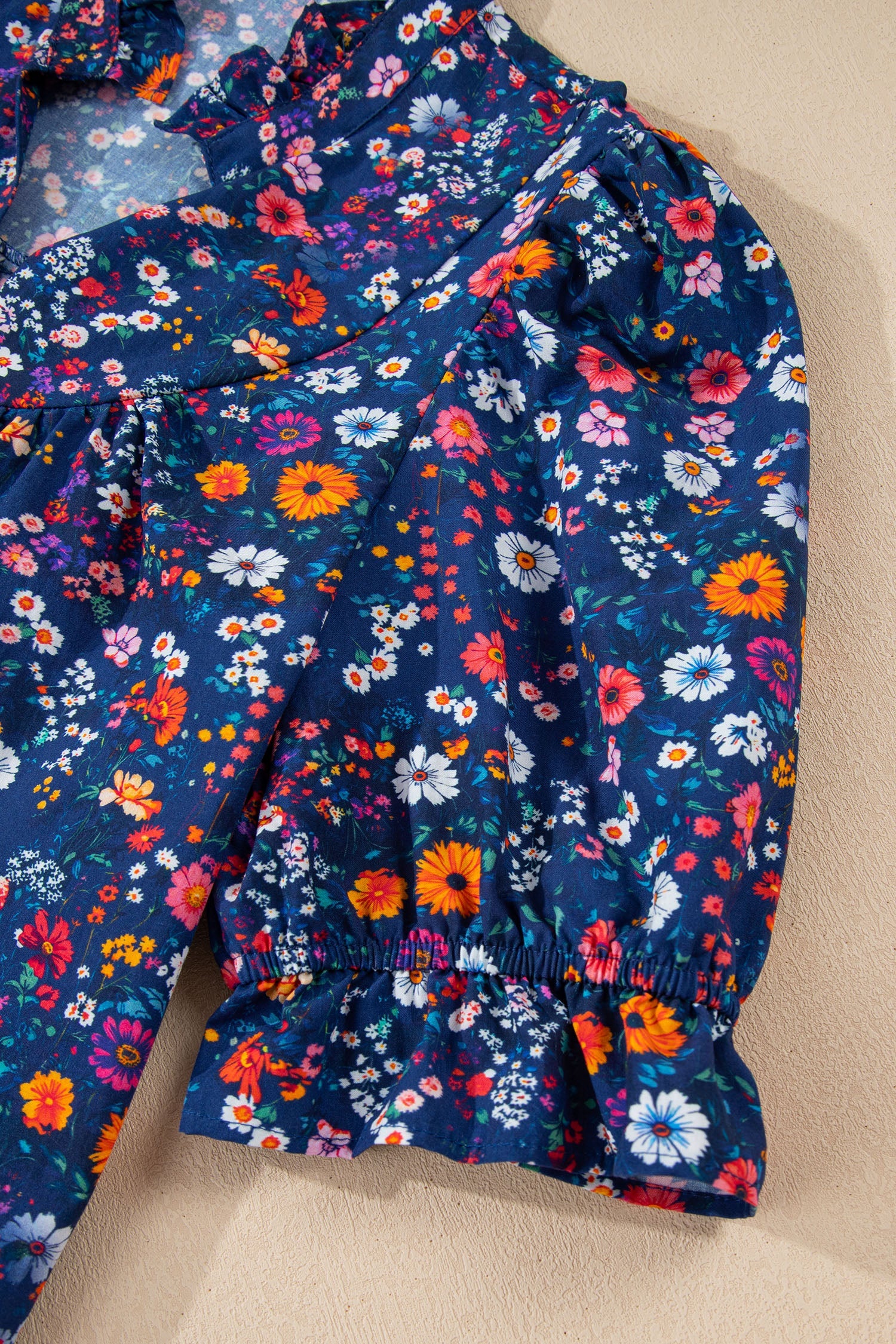 Floral Wild Daisy Split Neck Short Puff Sleeve Mini Dress in Blue