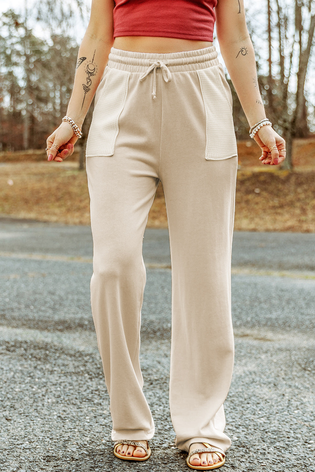 Pantalon en tricot avec poches à la taille et cordon de serrage abricot