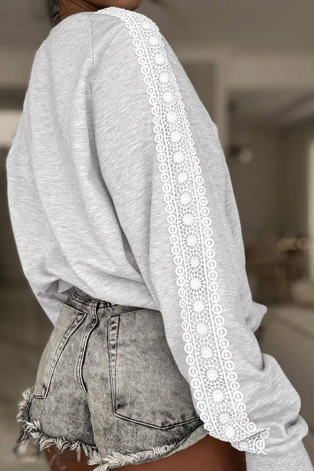 Lace Sleeve Patchwork Raglan Crew-Neck Sweatshirt