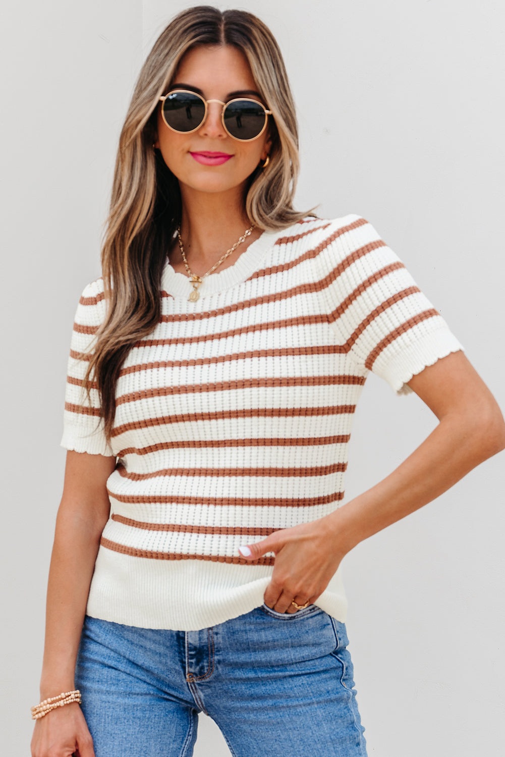 Scalloped Round-Neck Short-Sleeved Knit Top