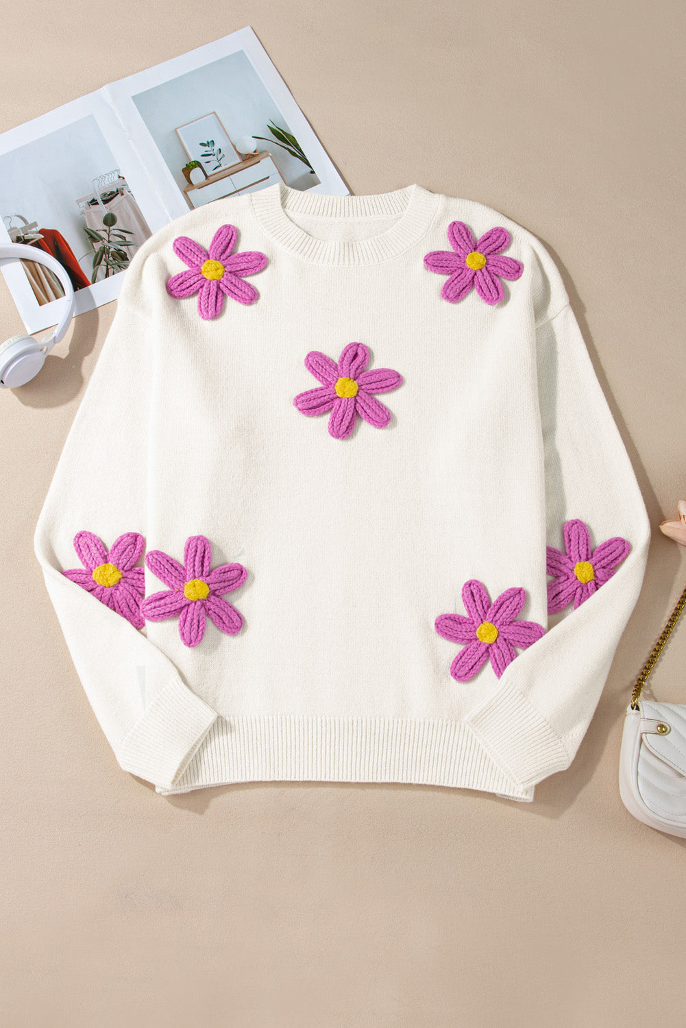 Pull en tricot à épaules tombantes et fleurs au crochet de grande taille