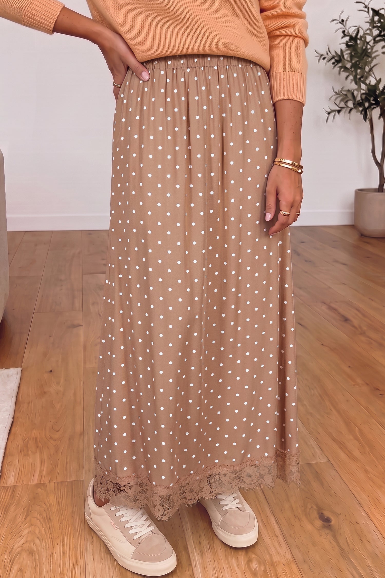 Polka-Dot Lace Hem Refined Long Shift Skirt in Khaki