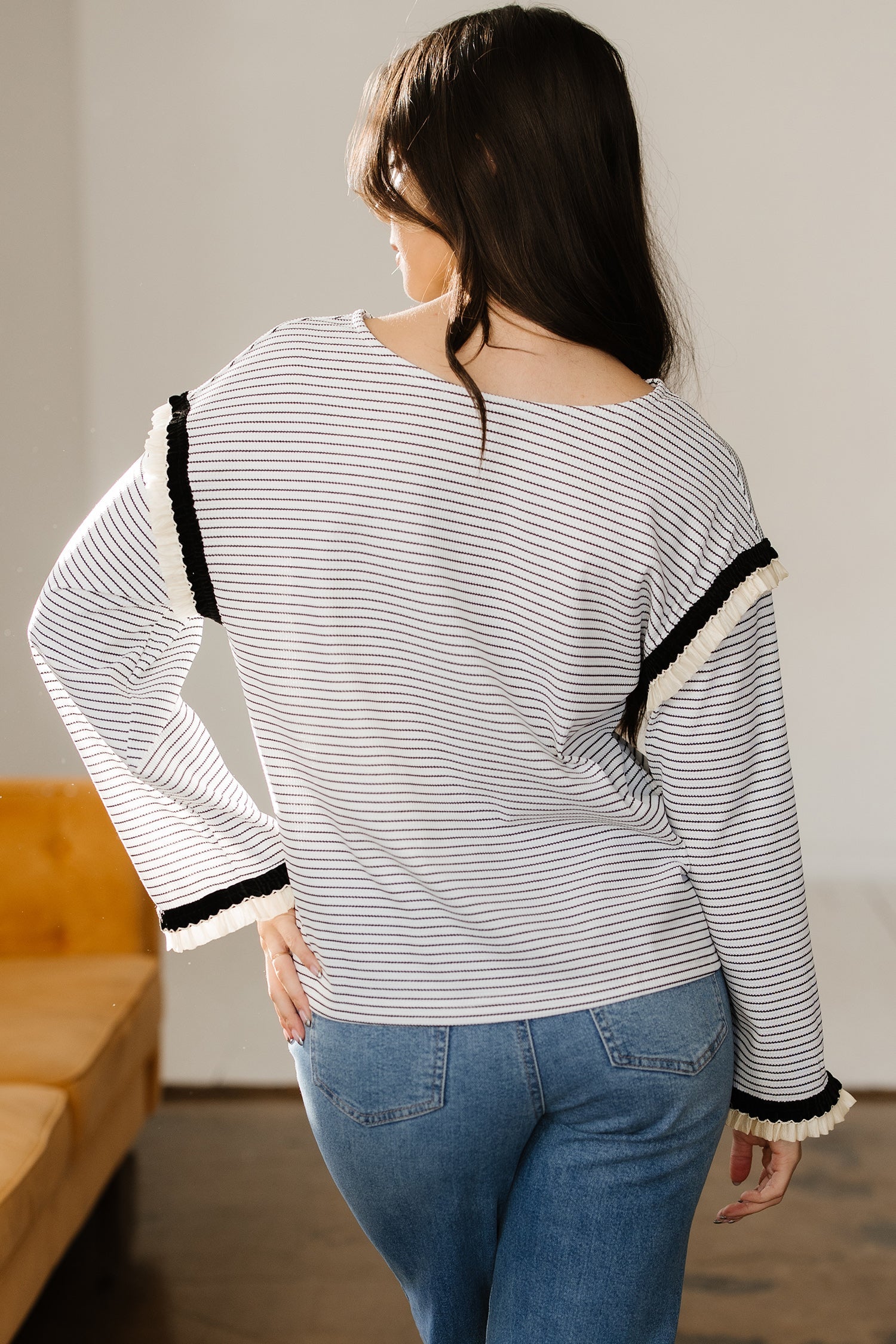 Loose Everyday Stripe Everyday Long-Sleeved Top in White