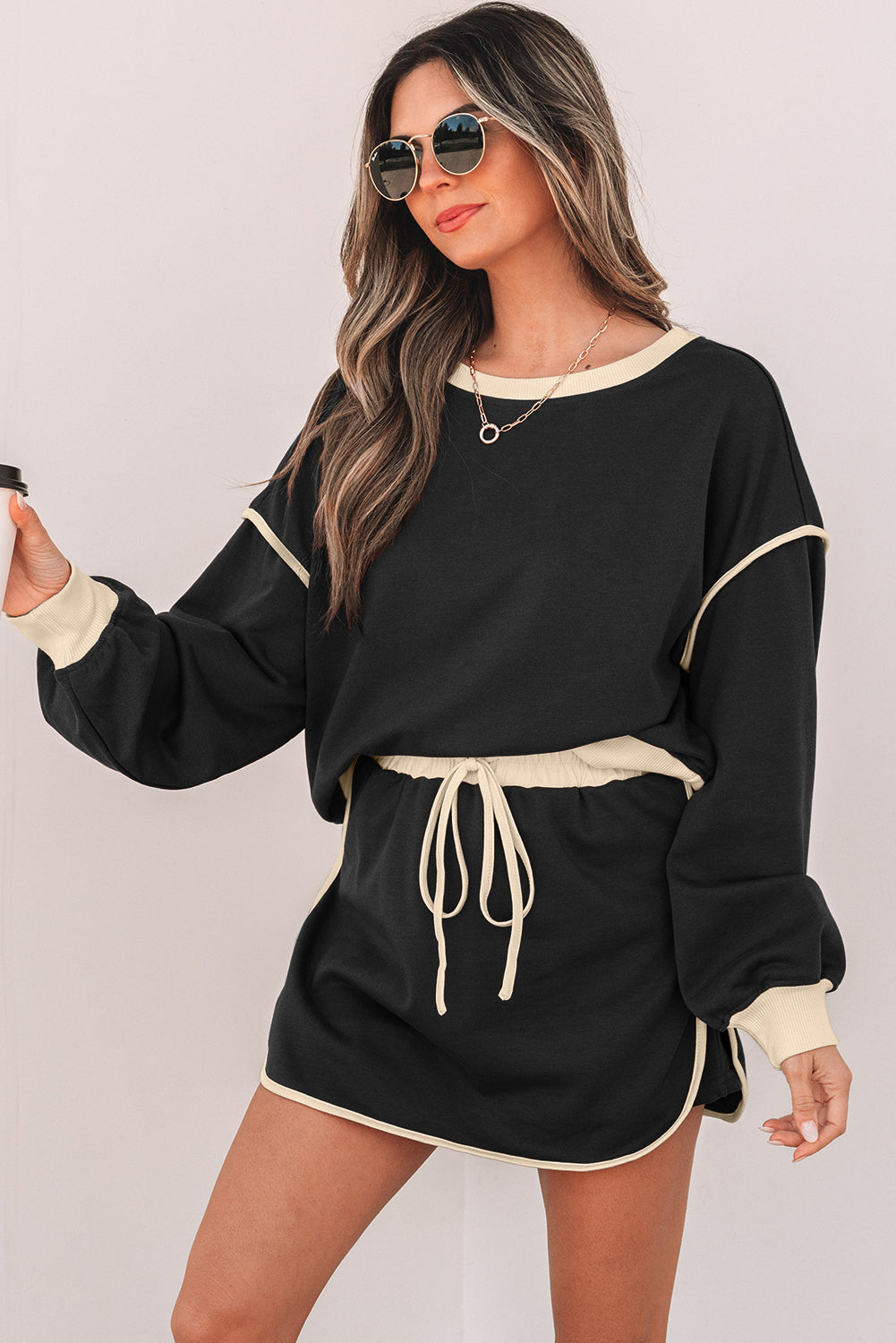 Color Pullover Contrast Loose and Lace-up Waist Skort Set in Black