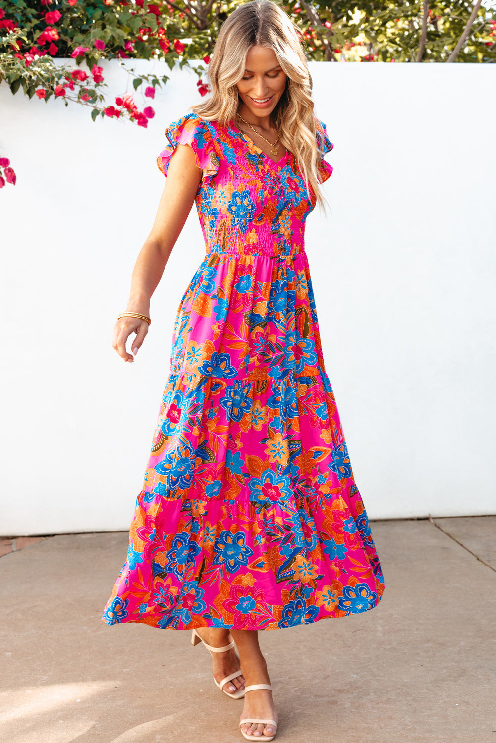 Robe longue bohème florale à volants et col en V