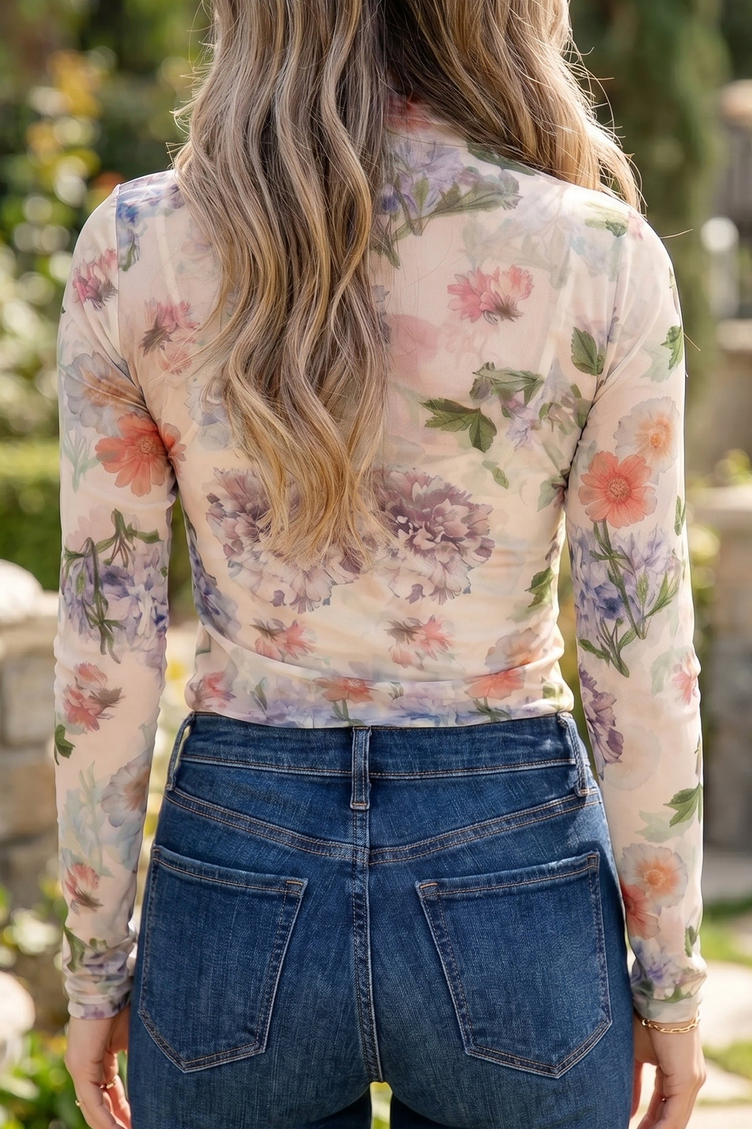 Thumbhole Floral Mesh Long-Sleeved Slim Top in Apricot