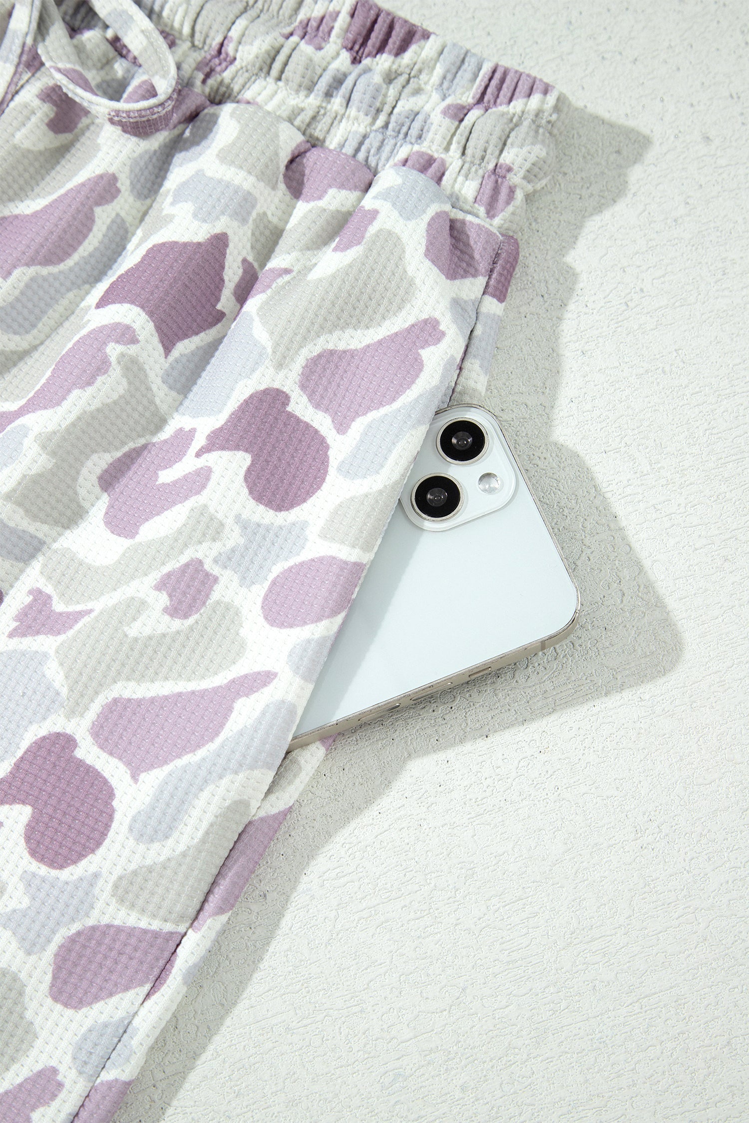 Drawcord Camo Print Waist Easy-Fit Fit Full Length Pants in Green