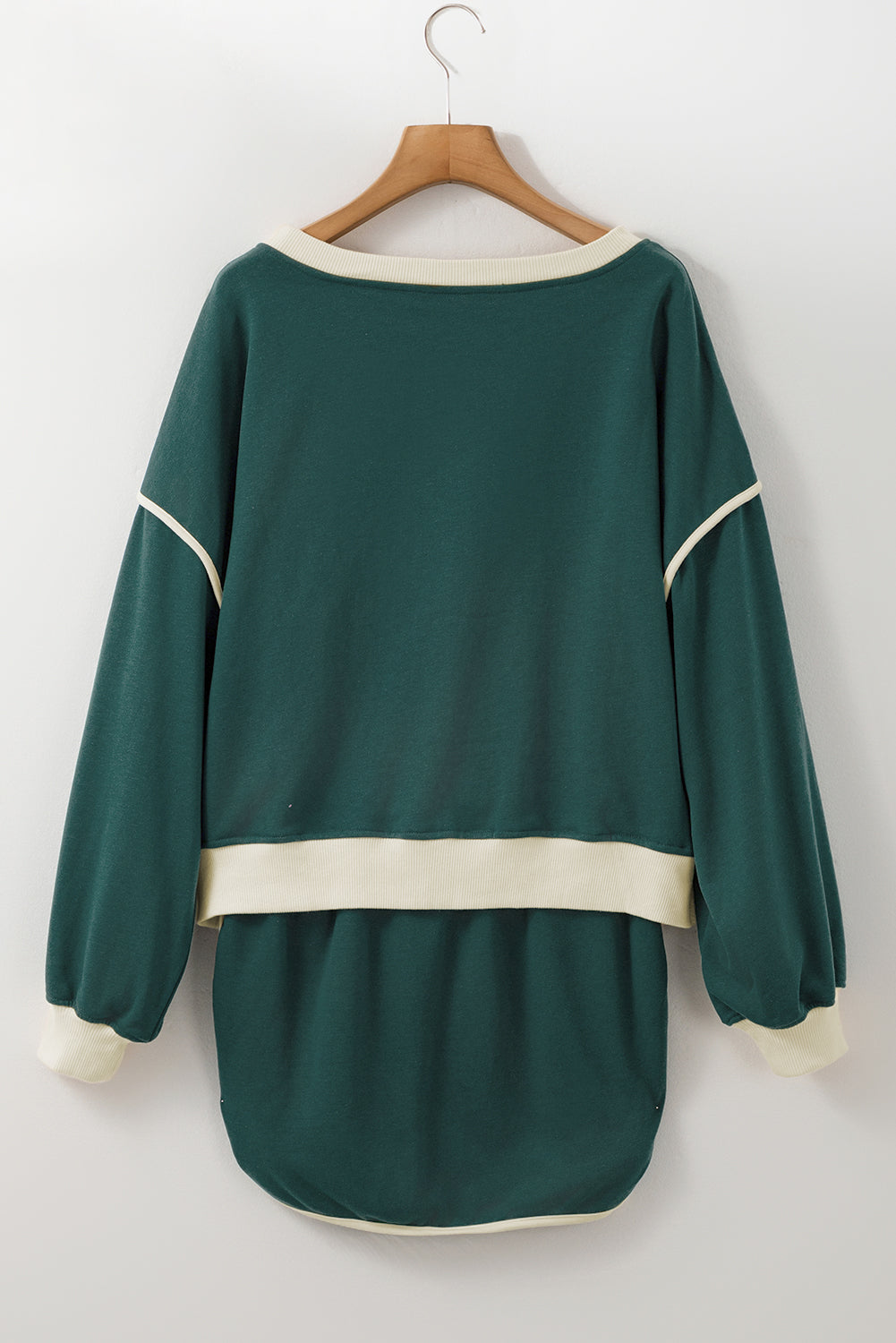 Contrast Evergreen Color Loose Pullover and Lace-up Waist Skort Set