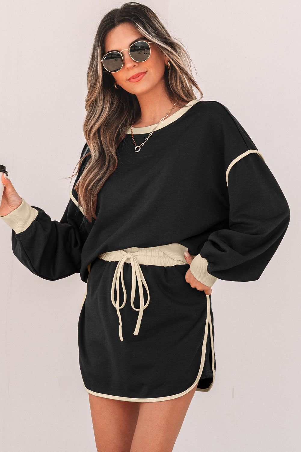 Color Pullover Contrast Loose and Lace-up Waist Skort Set in Black