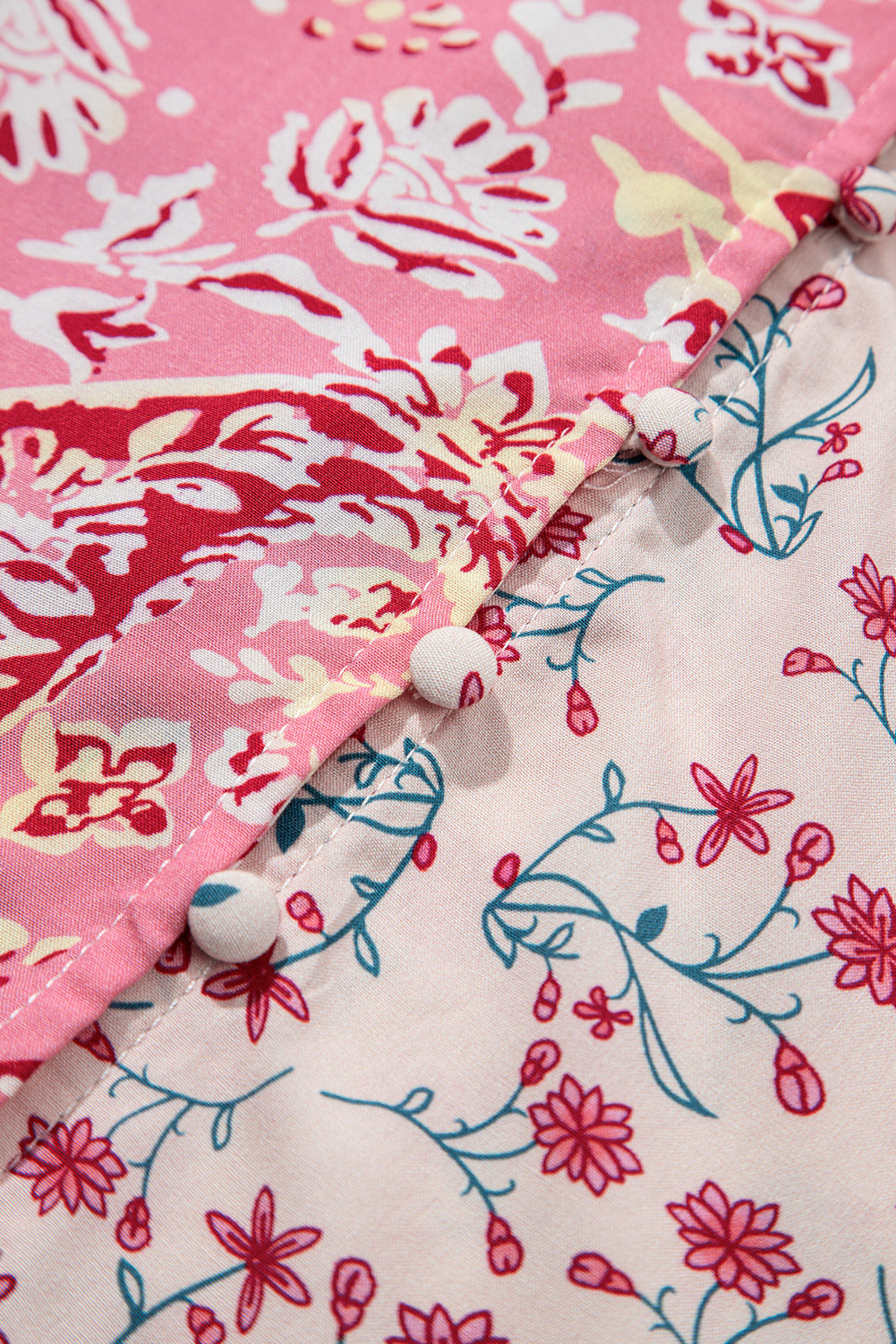 Floral Printed Mixed Printed Puff Sleeve V-Neck Shirt