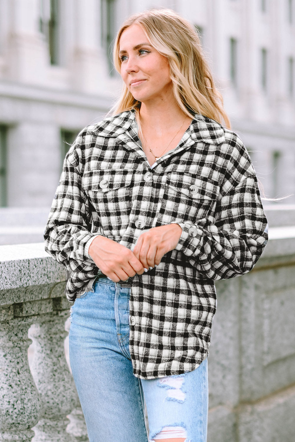 Veste tunique boutonnée noire à imprimé écossais avec poches poitrine