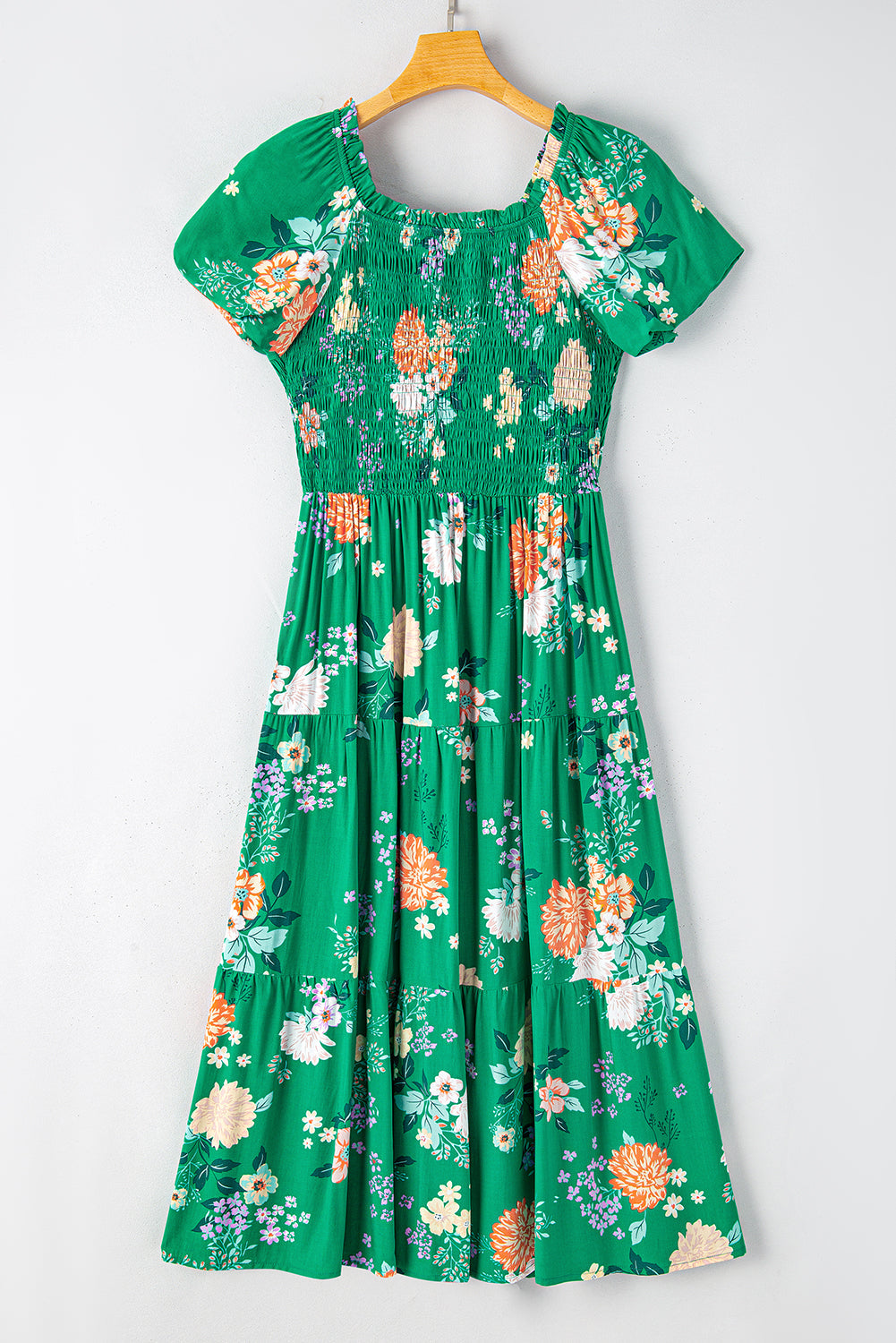 Robe midi smockée à plusieurs niveaux et imprimé floral vert