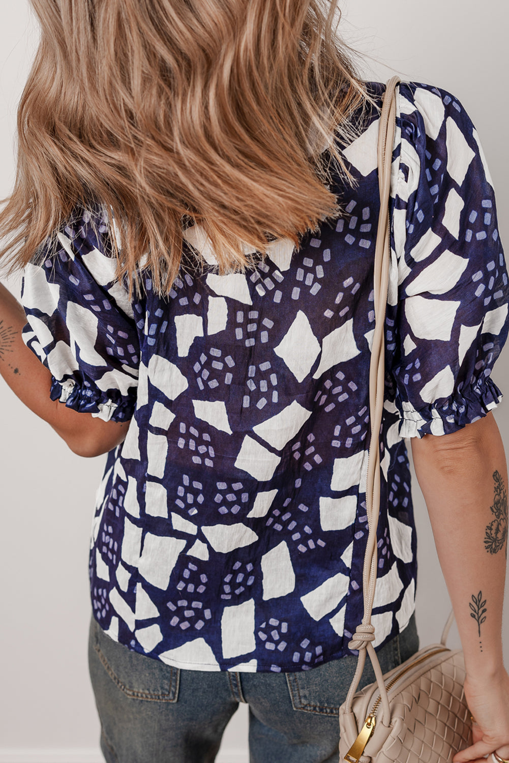 Print Frilled Abstract Frilled Puff Sleeve V-Neck Blouse