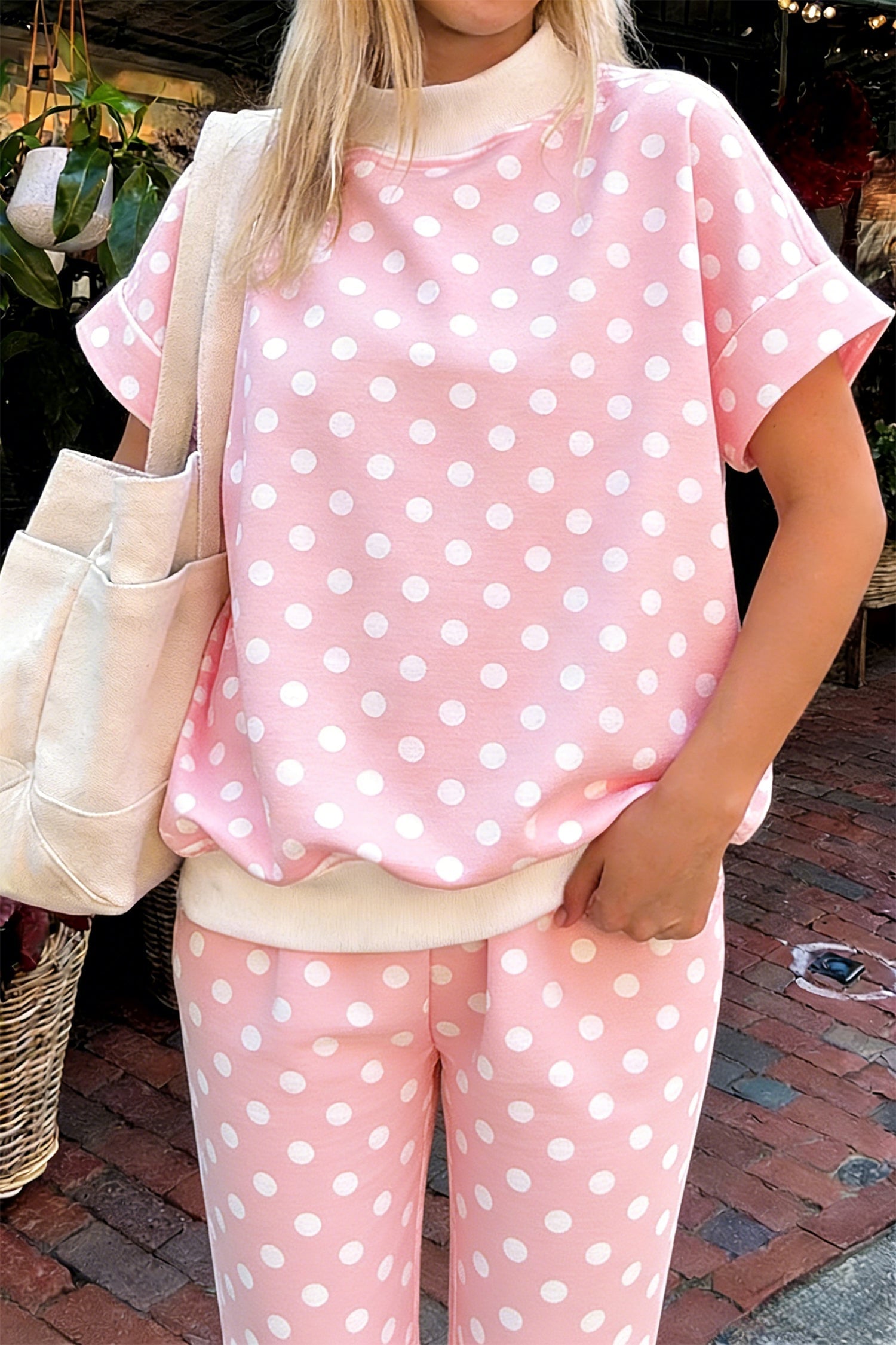 Print Mock-Neck Polka-Dot Mock-Neck Short-Sleeved Top Shift Pant Set in Pink