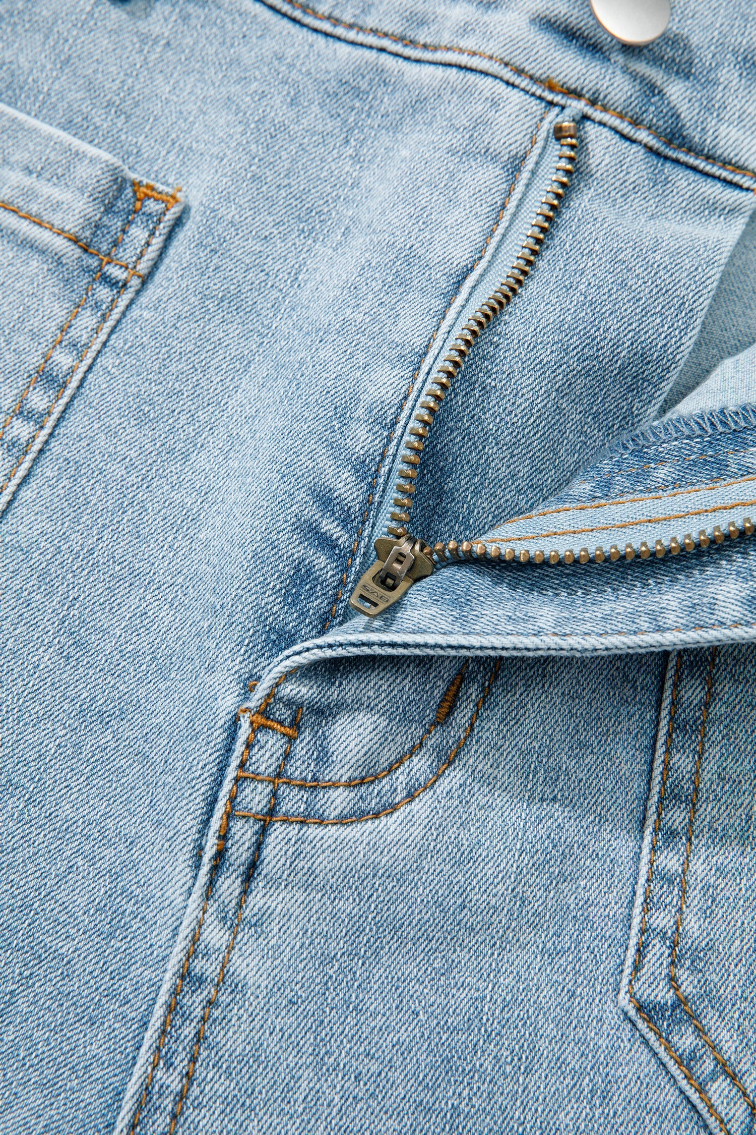 Regular Solid Full-Length Pocket Detail Denim Jeans in Beau Blue