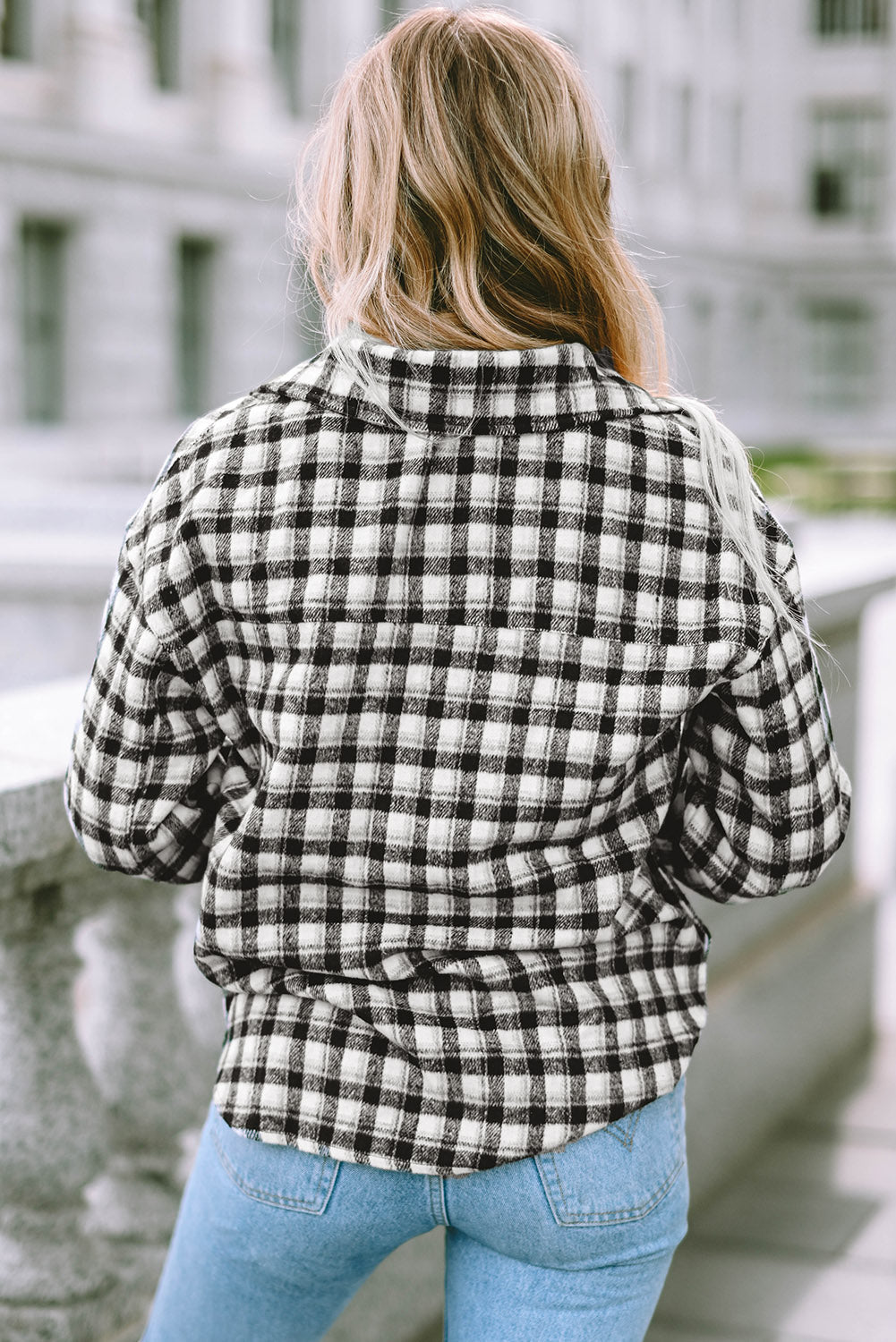 Veste tunique boutonnée noire à imprimé écossais avec poches poitrine