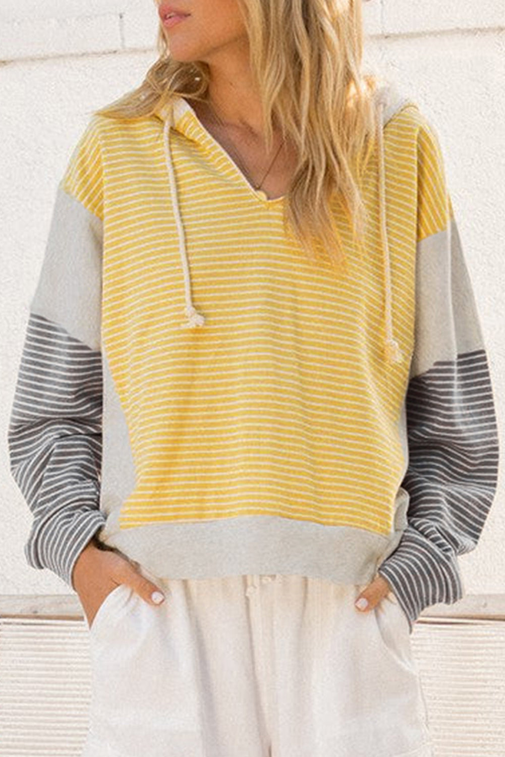 V-Neck Colorblock Drawcord Easy-Fit Fit Hooded Top