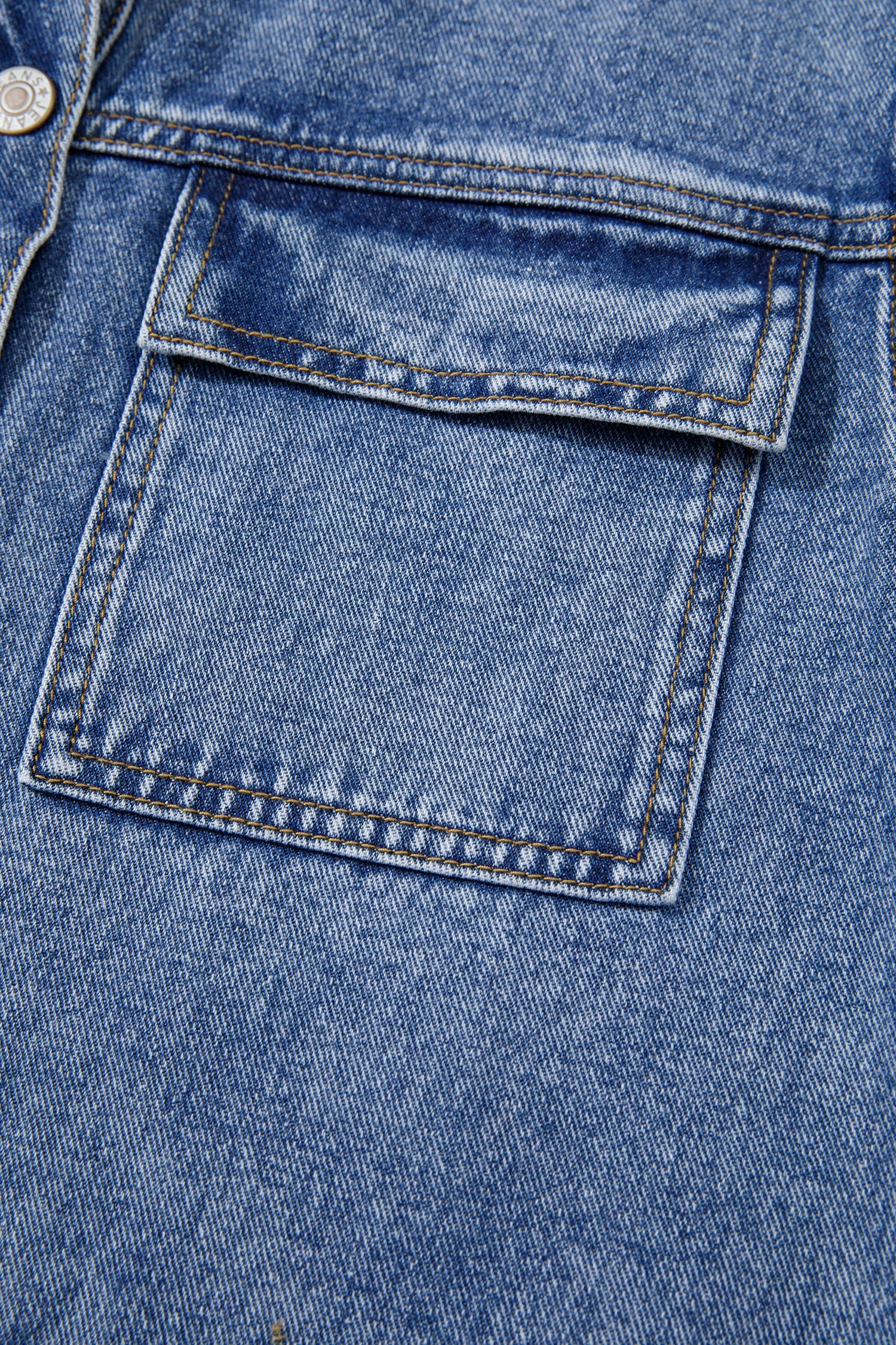 Patchwork Leather Collar Long-Sleeved Denim Jacket in Sky Blue