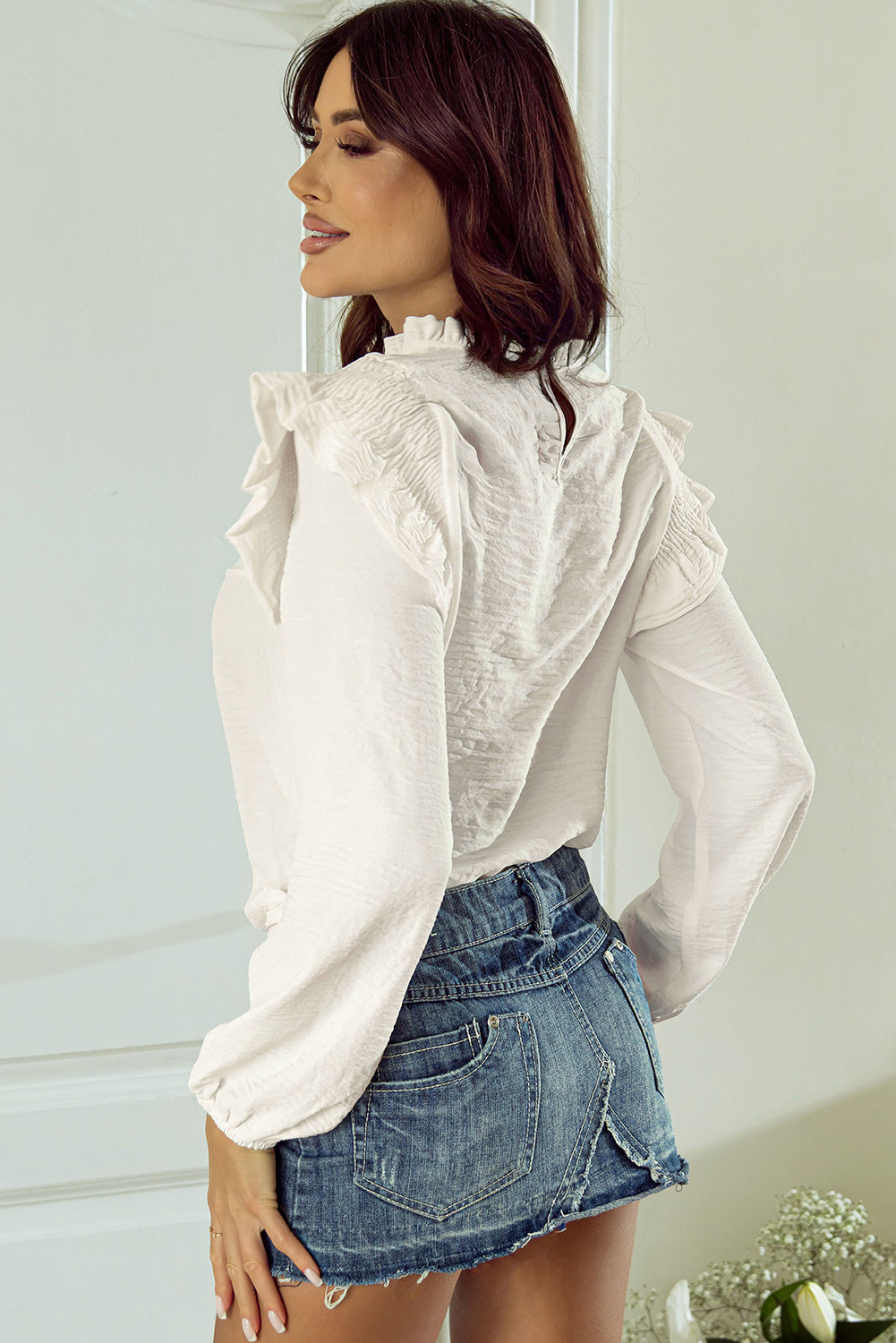 Women's Blouse Featuring Frill-Trimmed Neck Ruffle-Trimmed Trim Bubble Sleeve