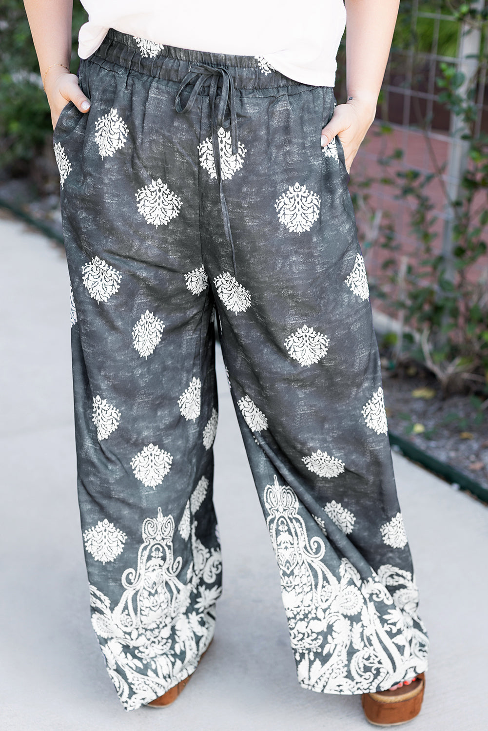 Plus Ethnic Size Geometric Print Wide-Leg Pants in Black