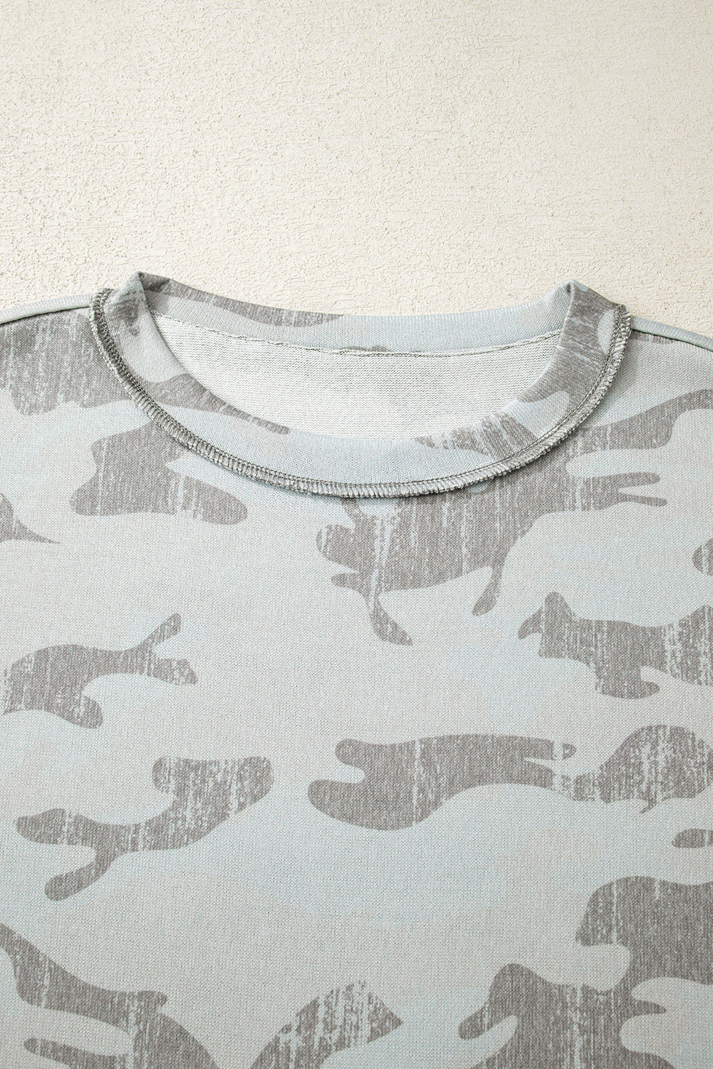 Retro Camouflage Print Exposed Seam Patchwork Drop-Shoulder Sweatshirt