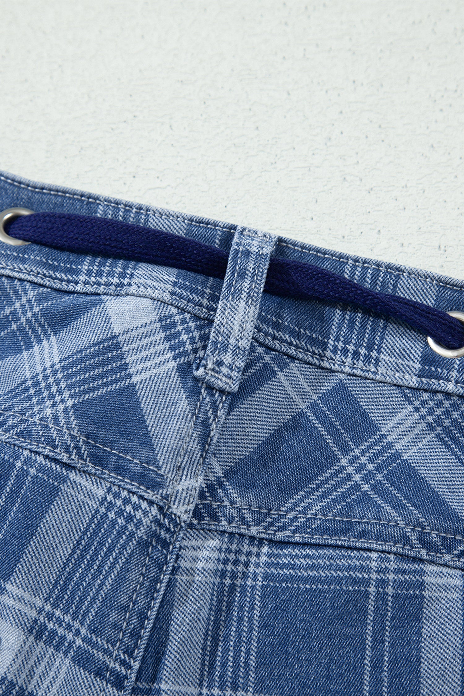 Denim Grommet Plaid Grommet Drawcord Waist Ankle-Length Jeans in Sky Blue