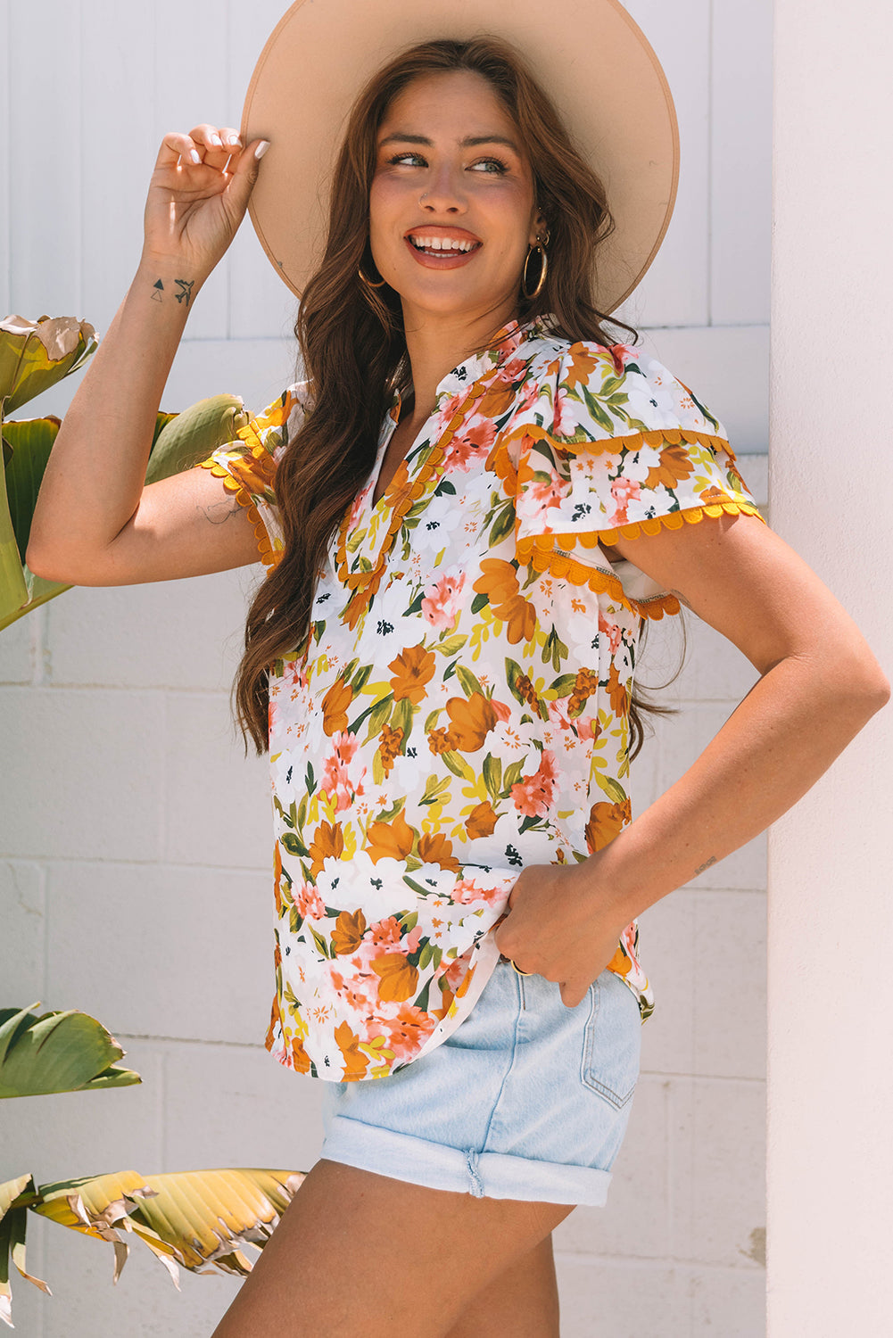 V-Neck Scalloped Ruffled Scalloped Short-Sleeved Floral Blouse