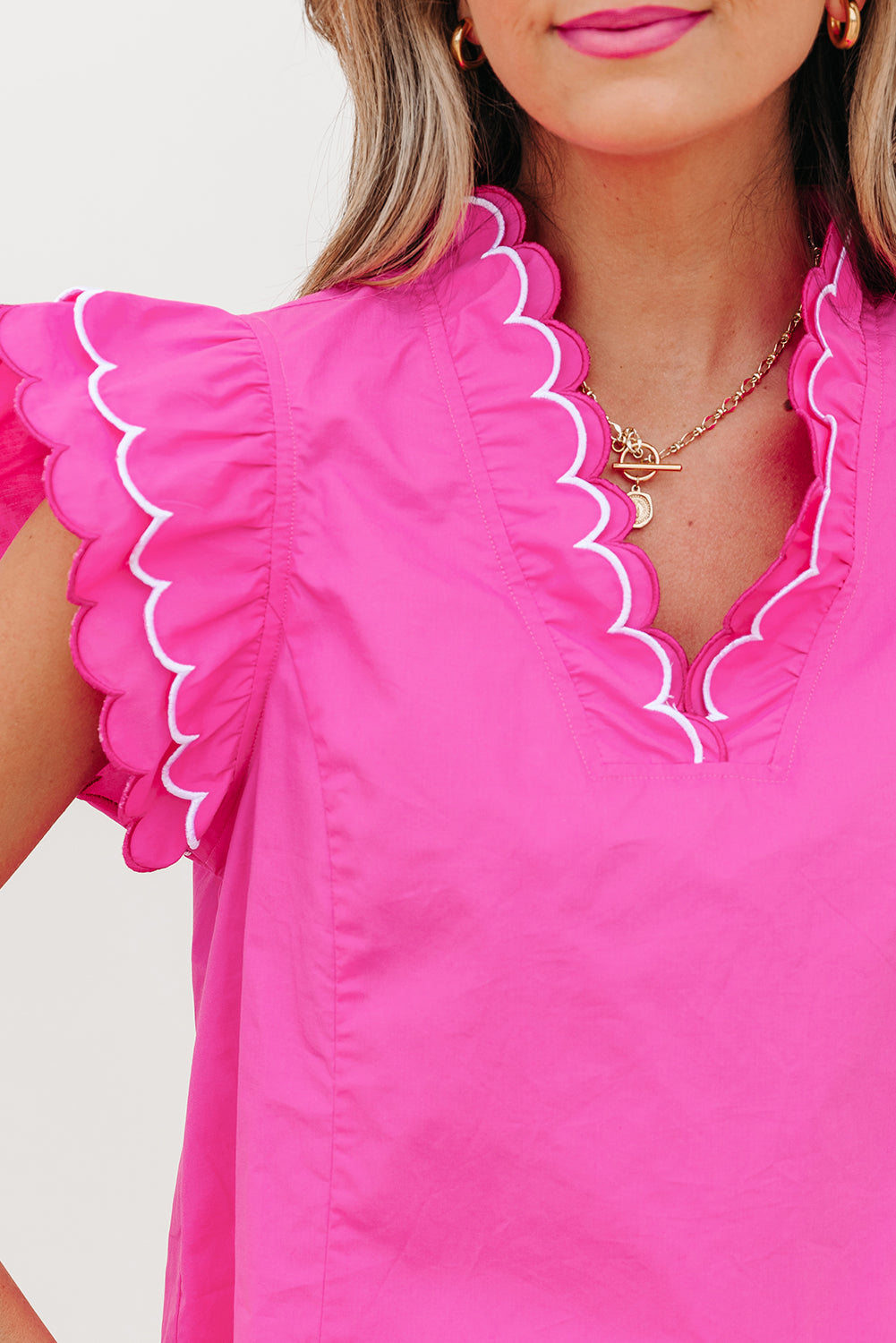 Trim Contrast Scallop Layered Short-Sleeved V-Neck Blouse