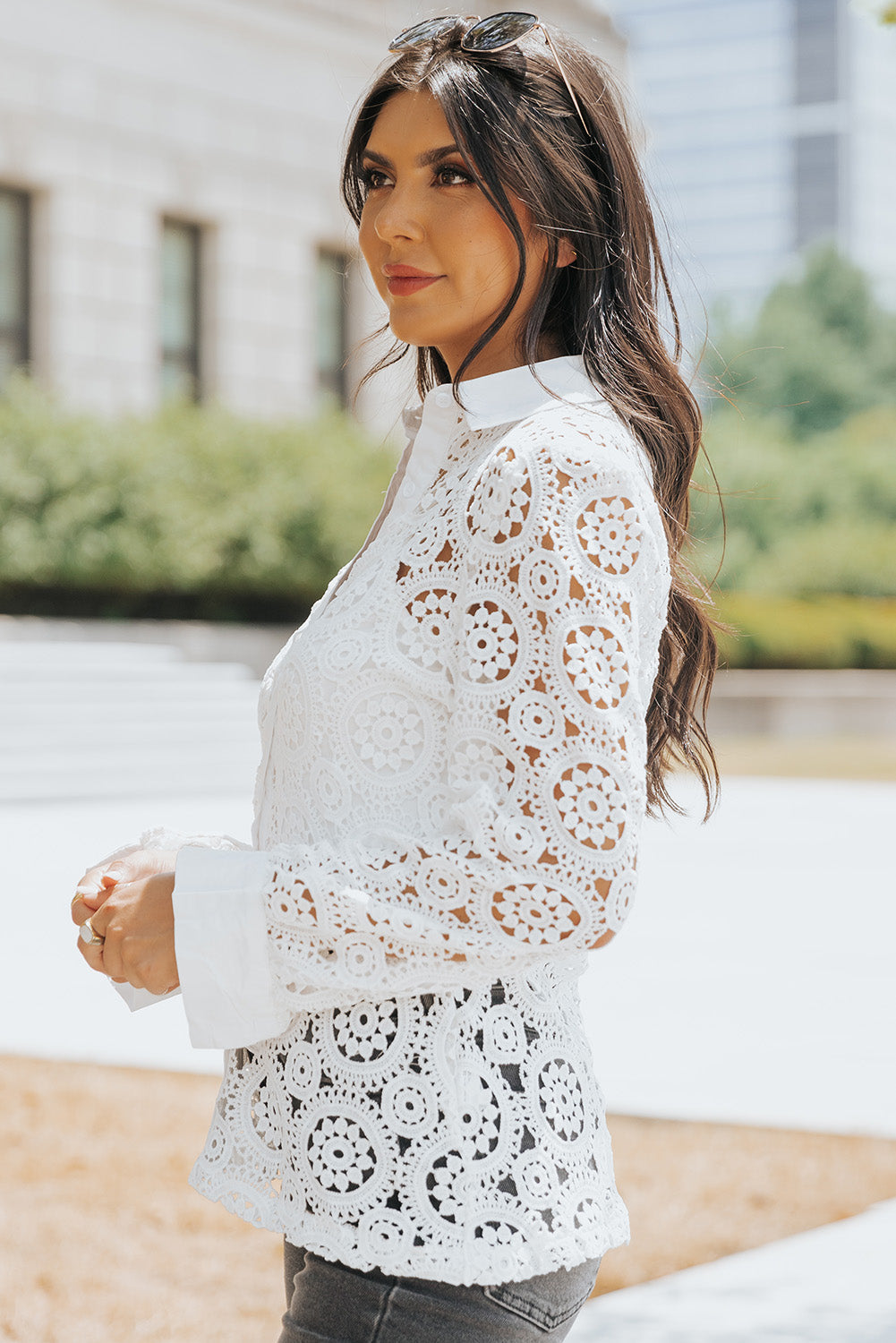 Chemise à col rabattu ajourée en dentelle au crochet