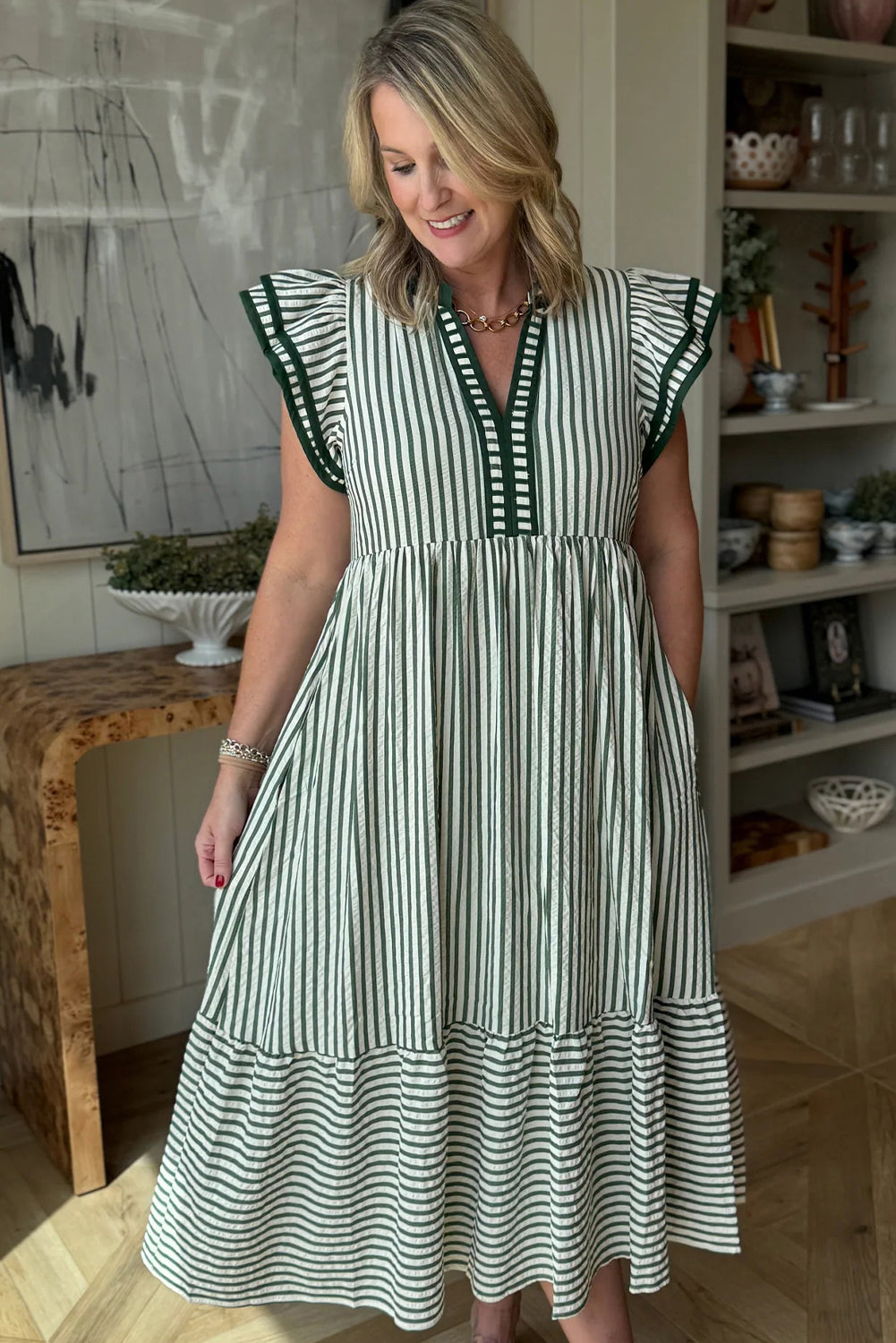 Stripe Trim Short-Sleeved Contrast V-Neck Midi Dress in Green