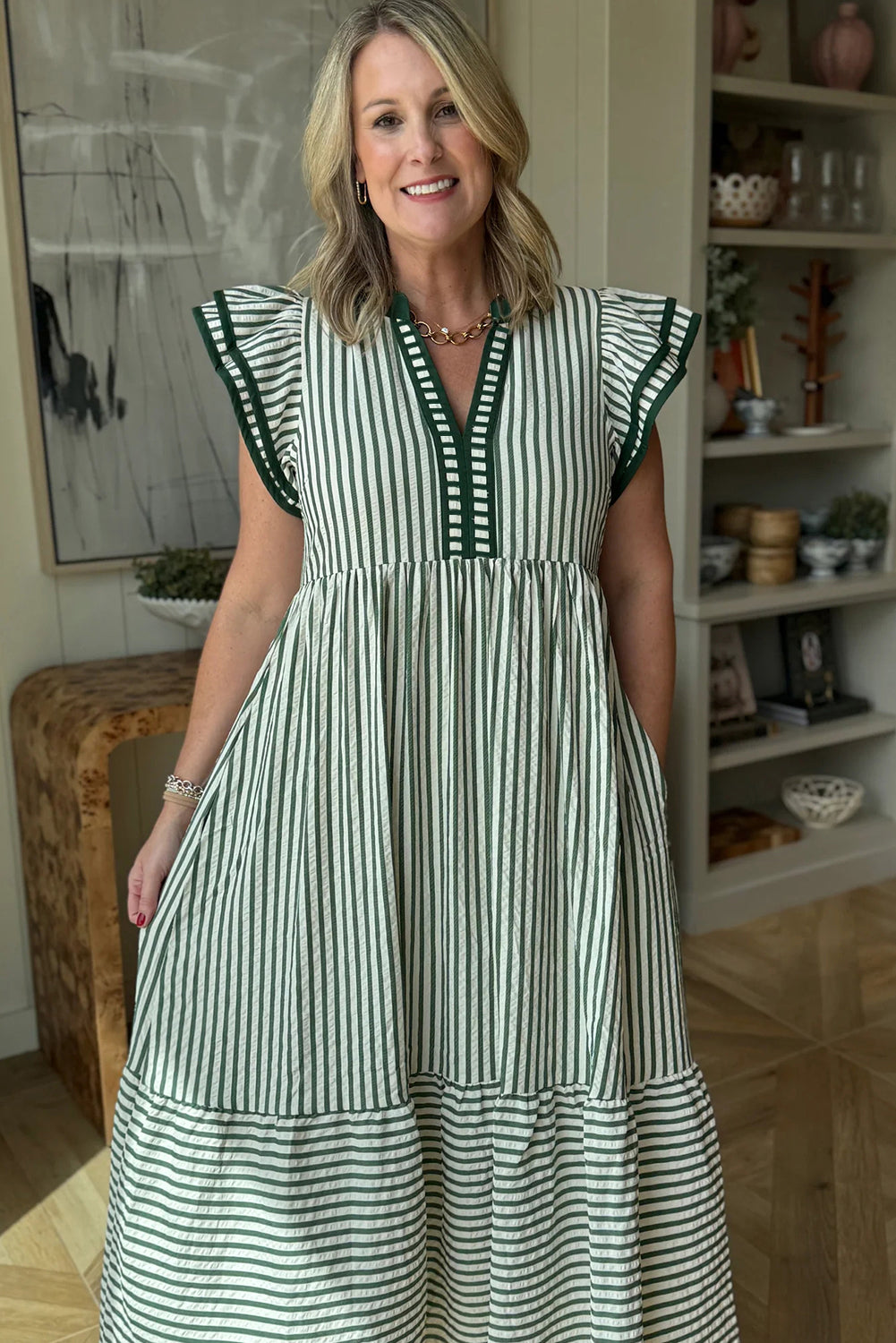 Stripe Trim Short-Sleeved Contrast V-Neck Midi Dress in Green