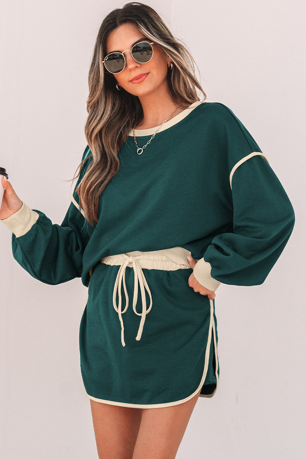 Contrast Evergreen Color Loose Pullover and Lace-up Waist Skort Set